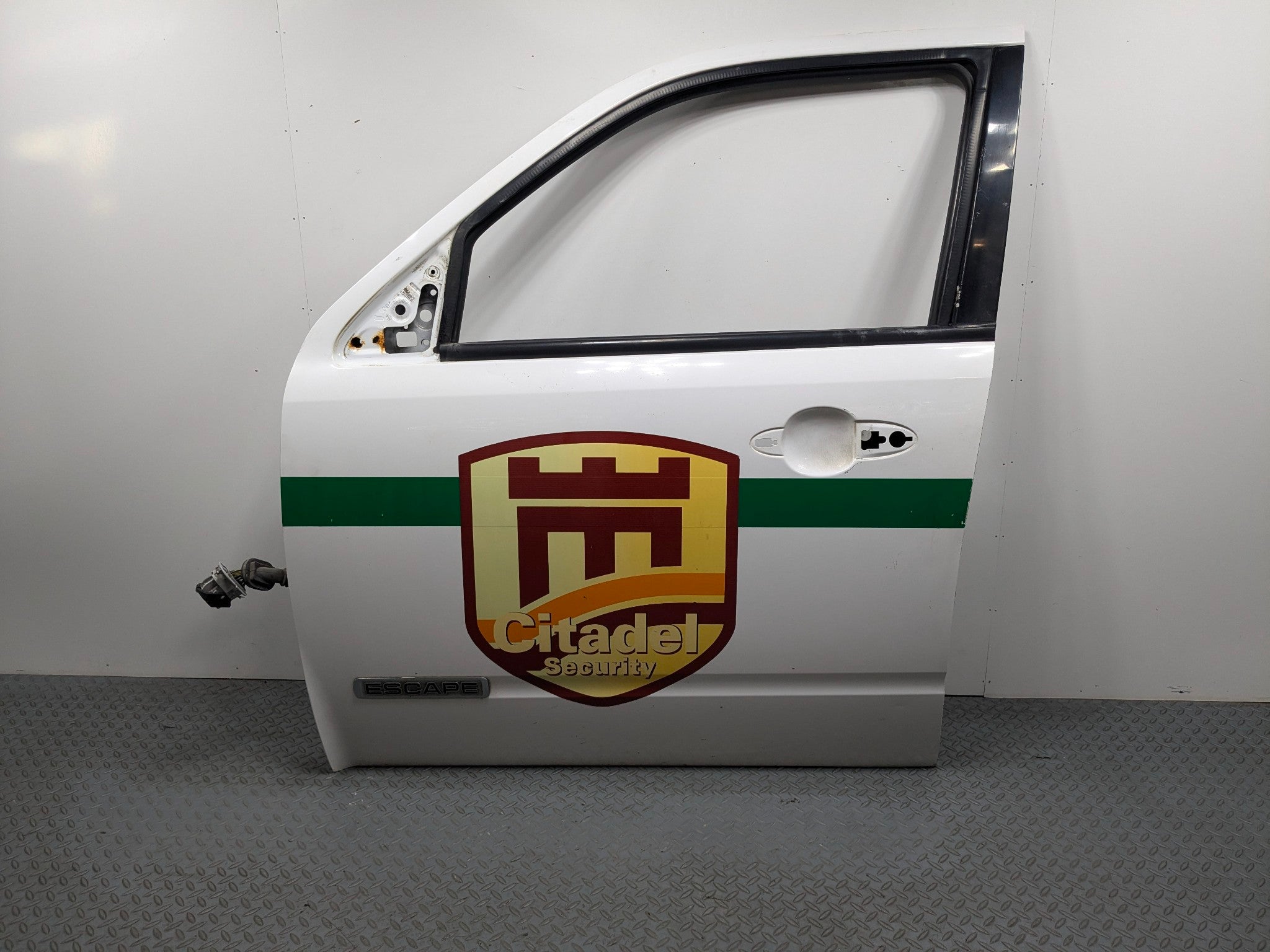 2008 - 2012 FORD ESCAPE OEM DOOR SHELL PANEL FRONT LEFT DRIVER SIDE WHITE