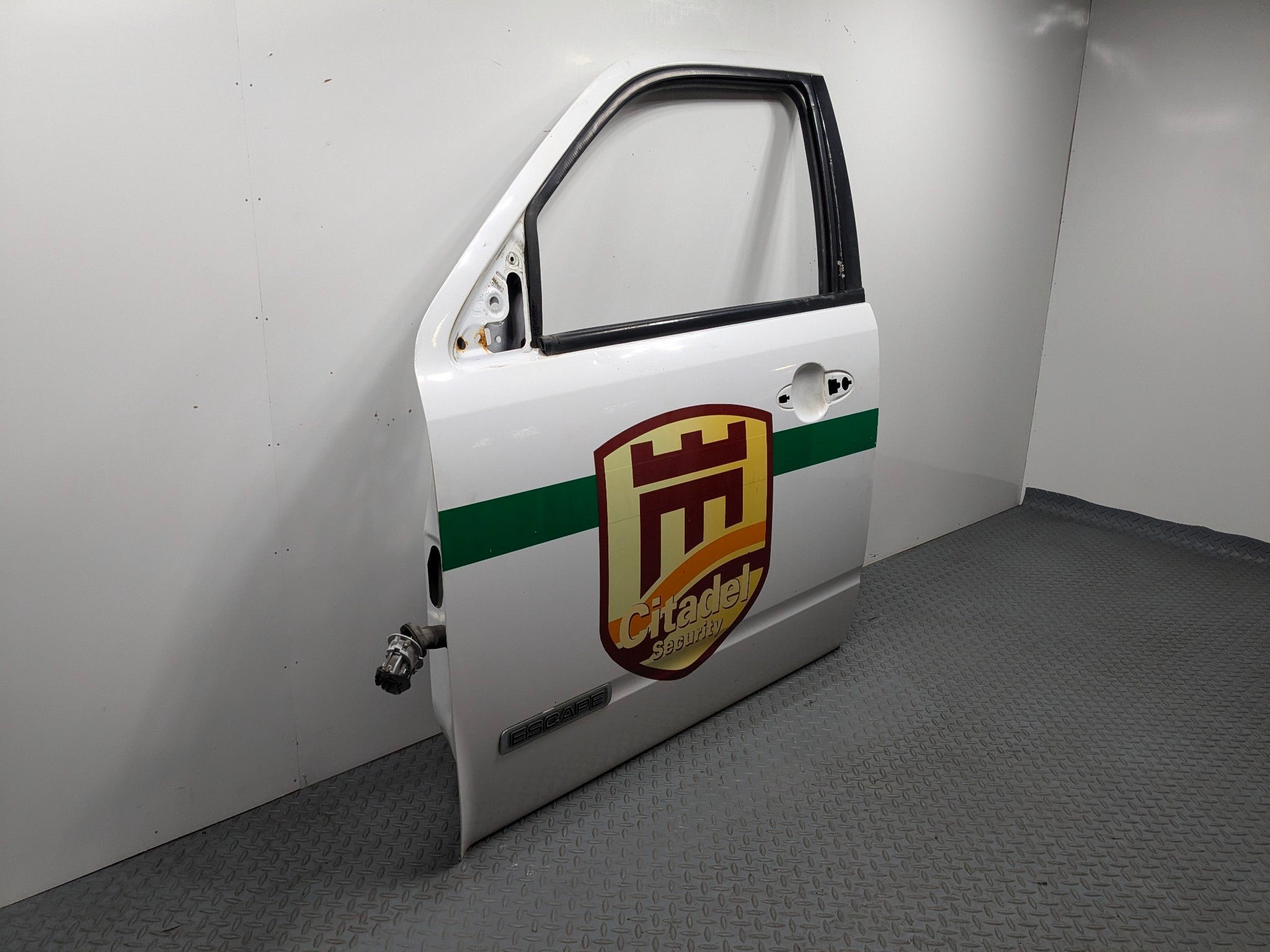 2008 - 2012 FORD ESCAPE OEM DOOR SHELL PANEL FRONT LEFT DRIVER SIDE WHITE