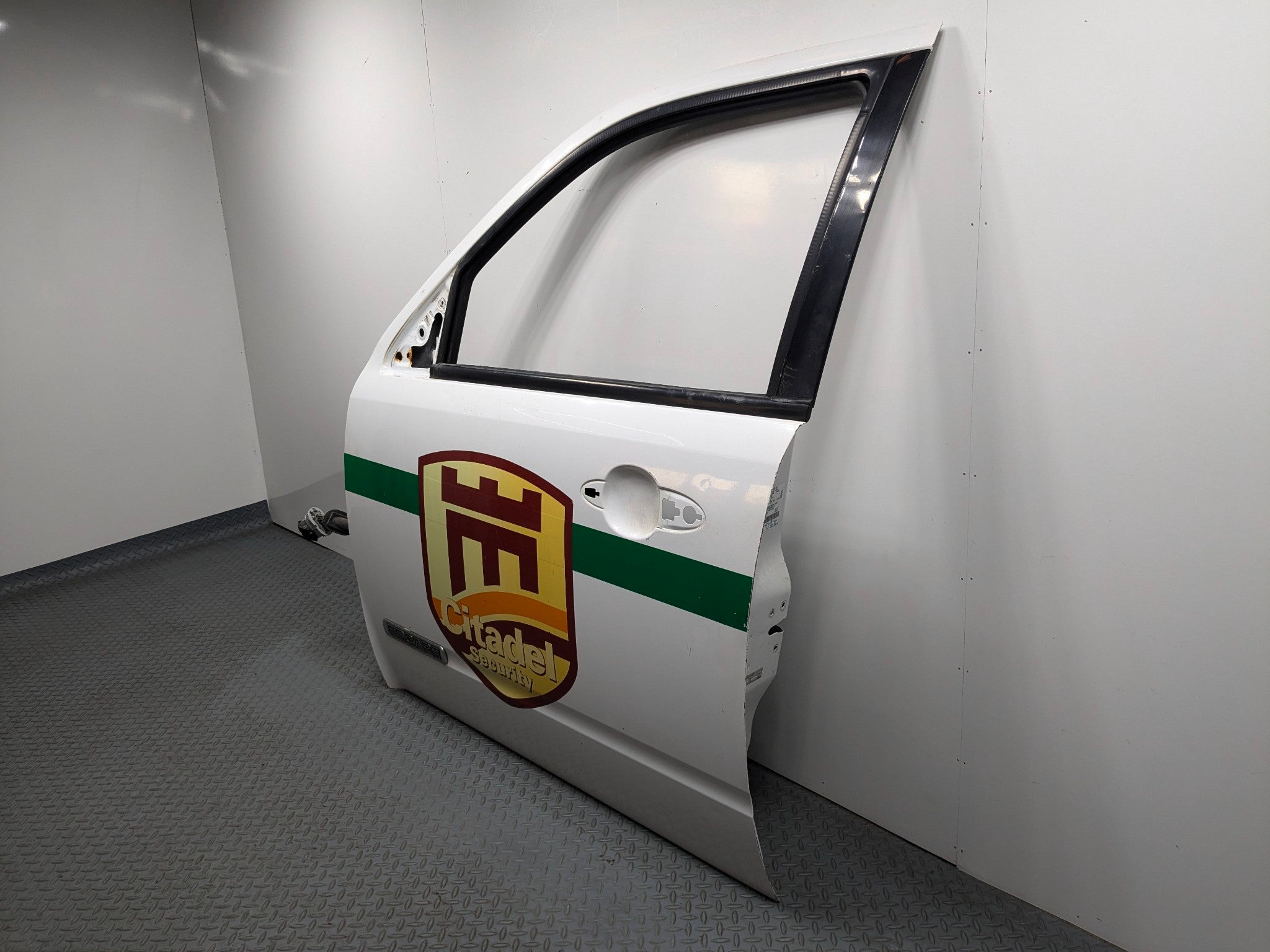2008 - 2012 FORD ESCAPE OEM DOOR SHELL PANEL FRONT LEFT DRIVER SIDE WHITE