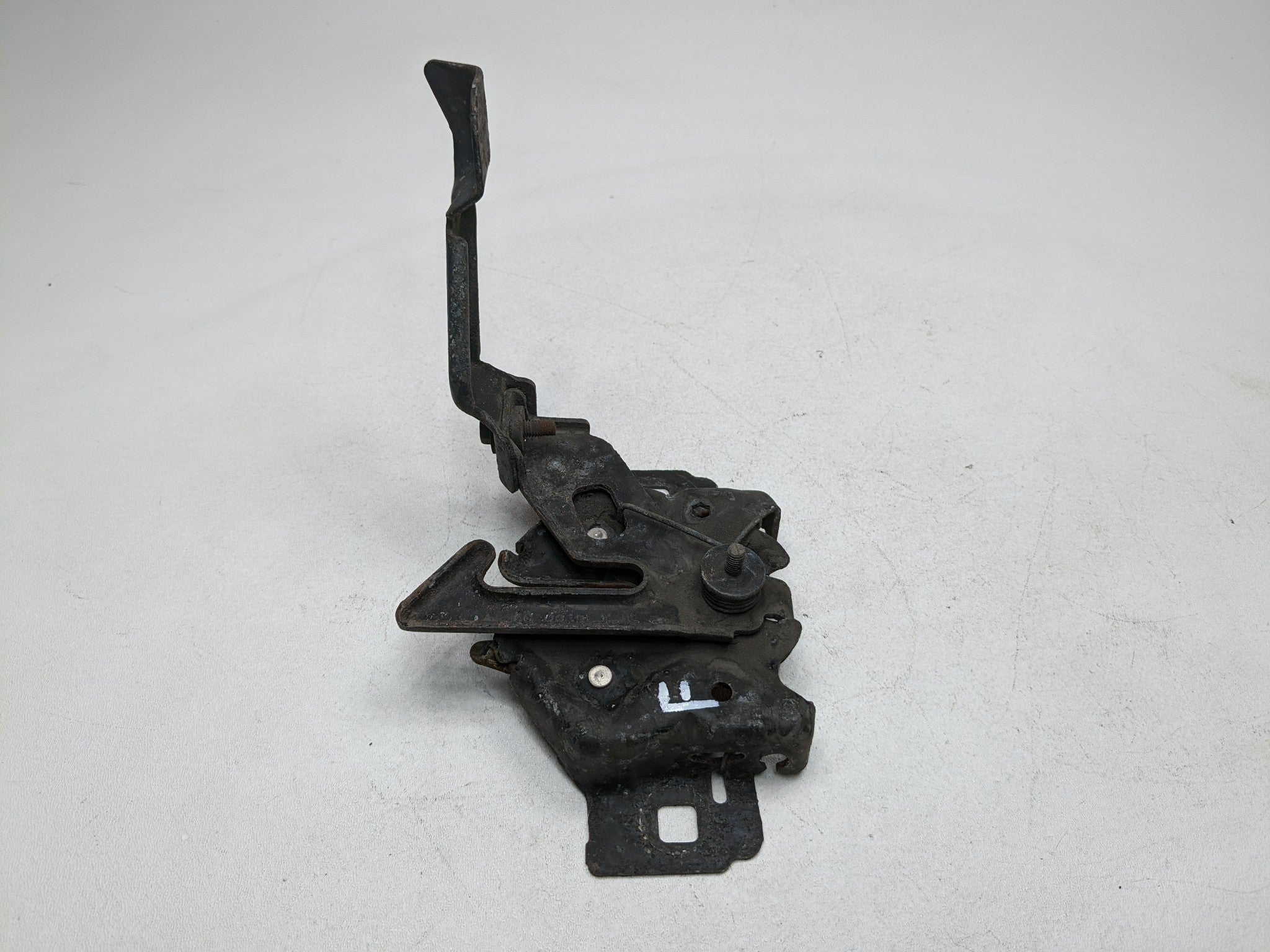 2008 - 2012 FORD ESCAPE OEM HOOD LATCH LOCK RELEASE ACTUATOR ASSEMBLY FRONT