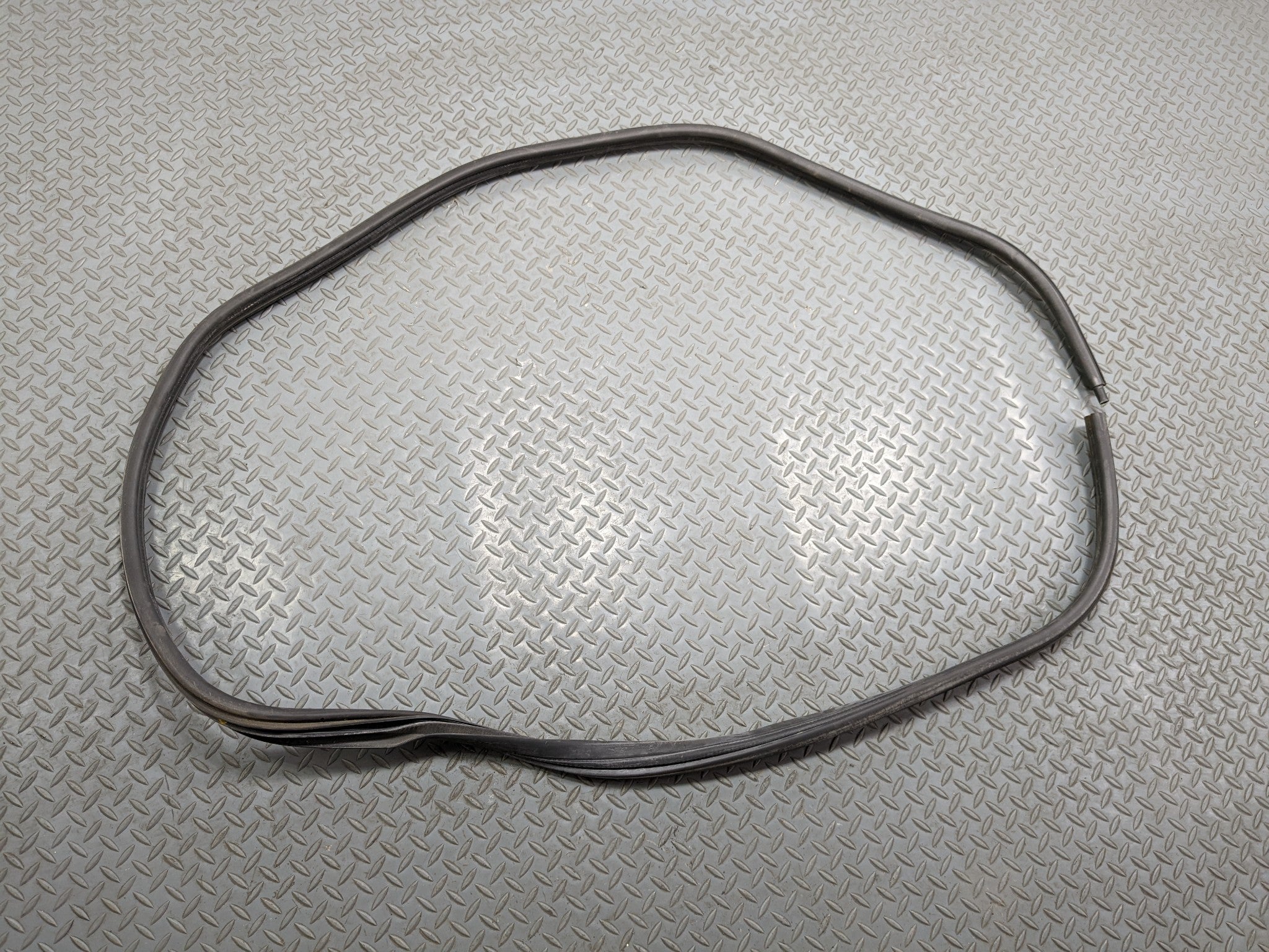 2008 - 2012 FORD ESCAPE OEM DOOR SEAL WEATHER STRIPPING RUBBER REAR LEFT SIDE