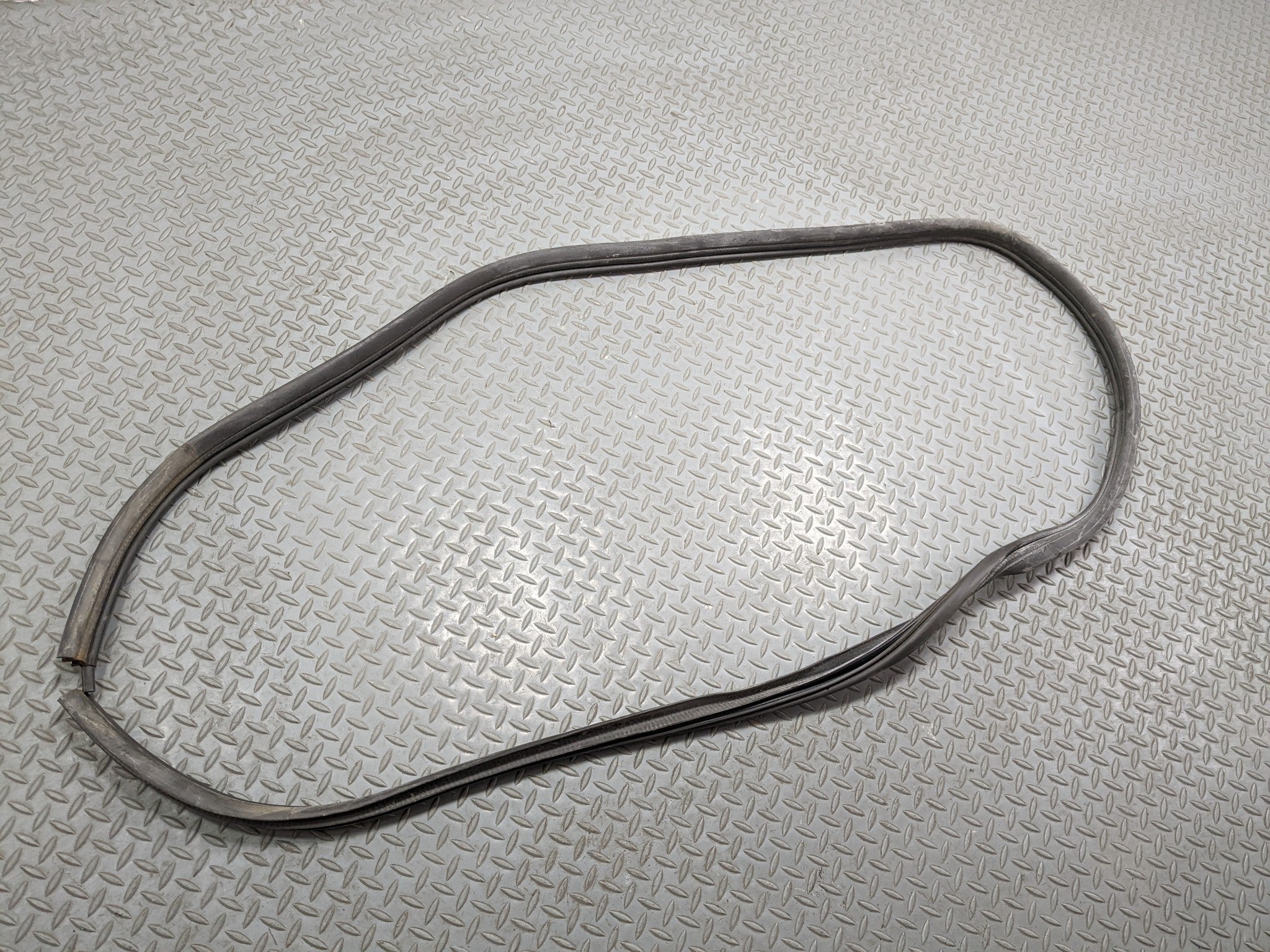 2008 - 2012 FORD ESCAPE OEM DOOR SEAL WEATHER STRIPPING RUBBER REAR LEFT SIDE