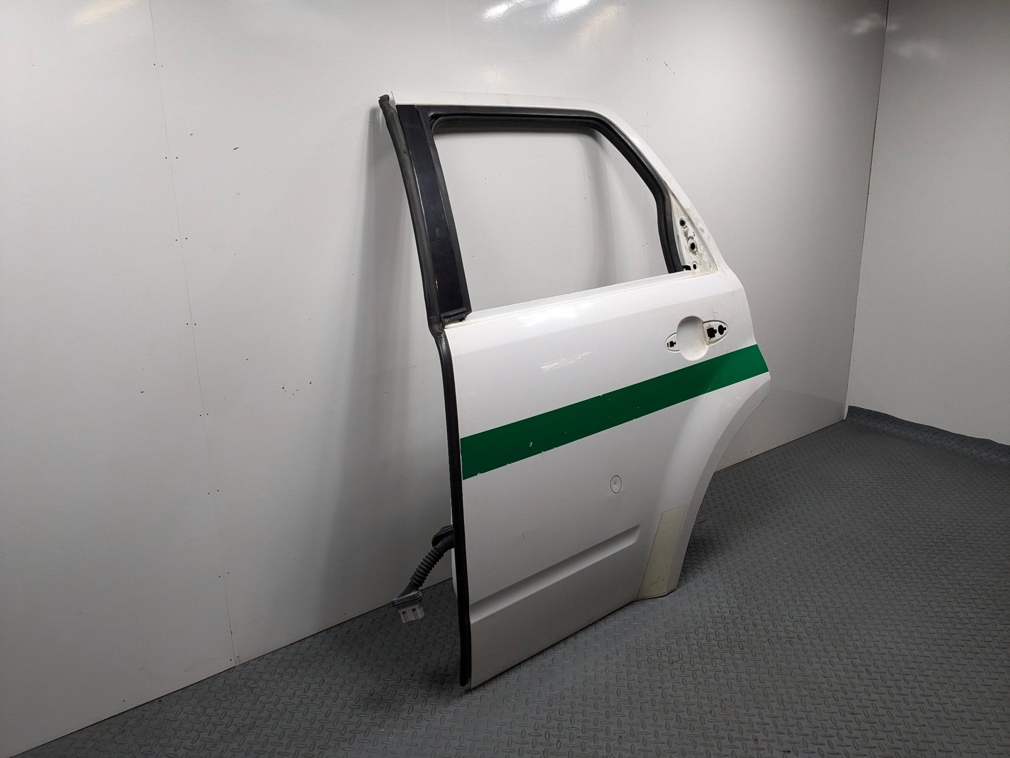 2008 - 2012 FORD ESCAPE OEM DOOR SHELL PANEL REAR LEFT DRIVER SIDE WHITE