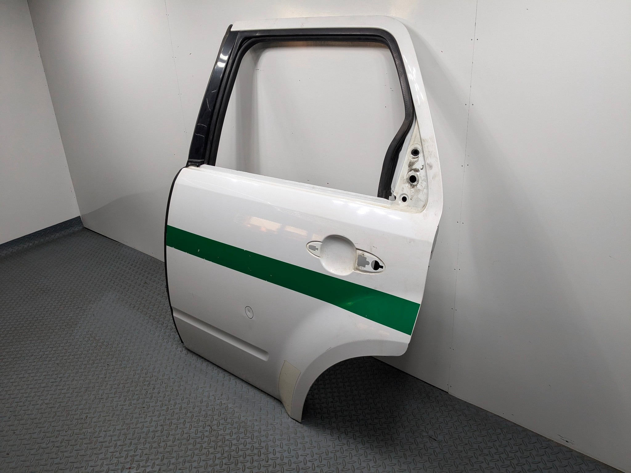 2008 - 2012 FORD ESCAPE OEM DOOR SHELL PANEL REAR LEFT DRIVER SIDE WHITE