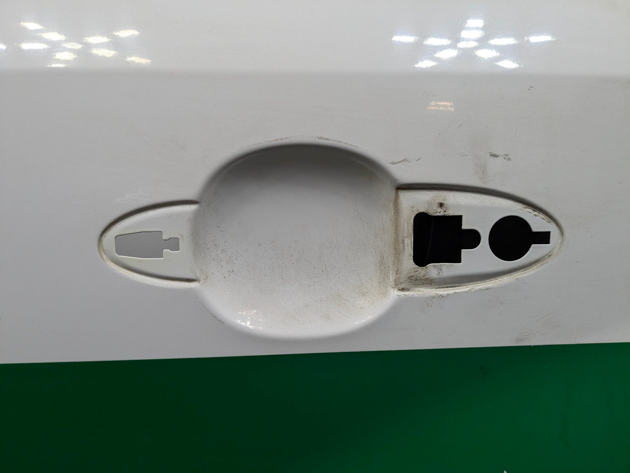 2008 - 2012 FORD ESCAPE OEM DOOR SHELL PANEL REAR LEFT DRIVER SIDE WHITE