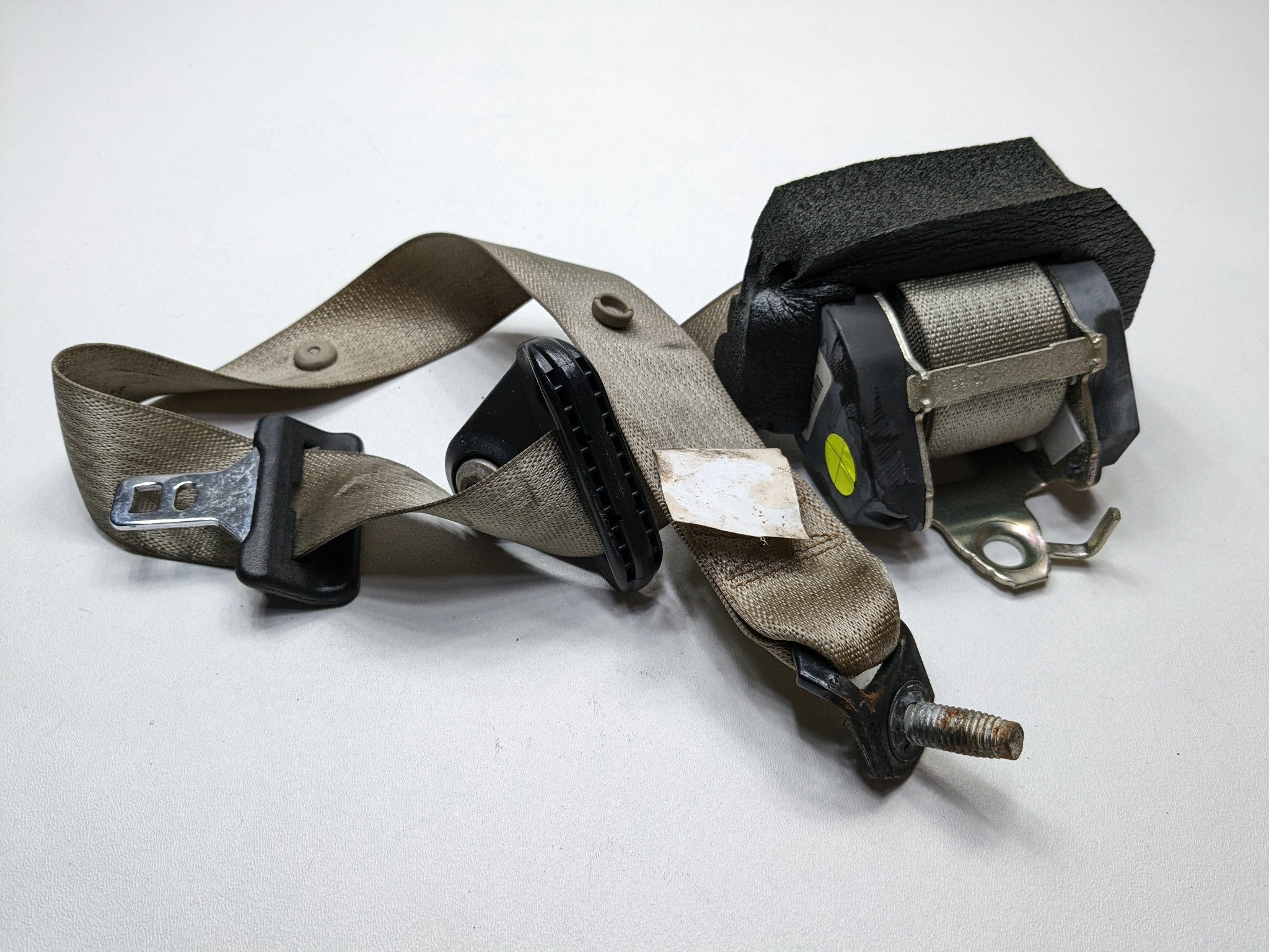 2008 - 2012 FORD ESCAPE OEM SEAT BELT RETRACTOR REAR LEFT DRIVER SIDE