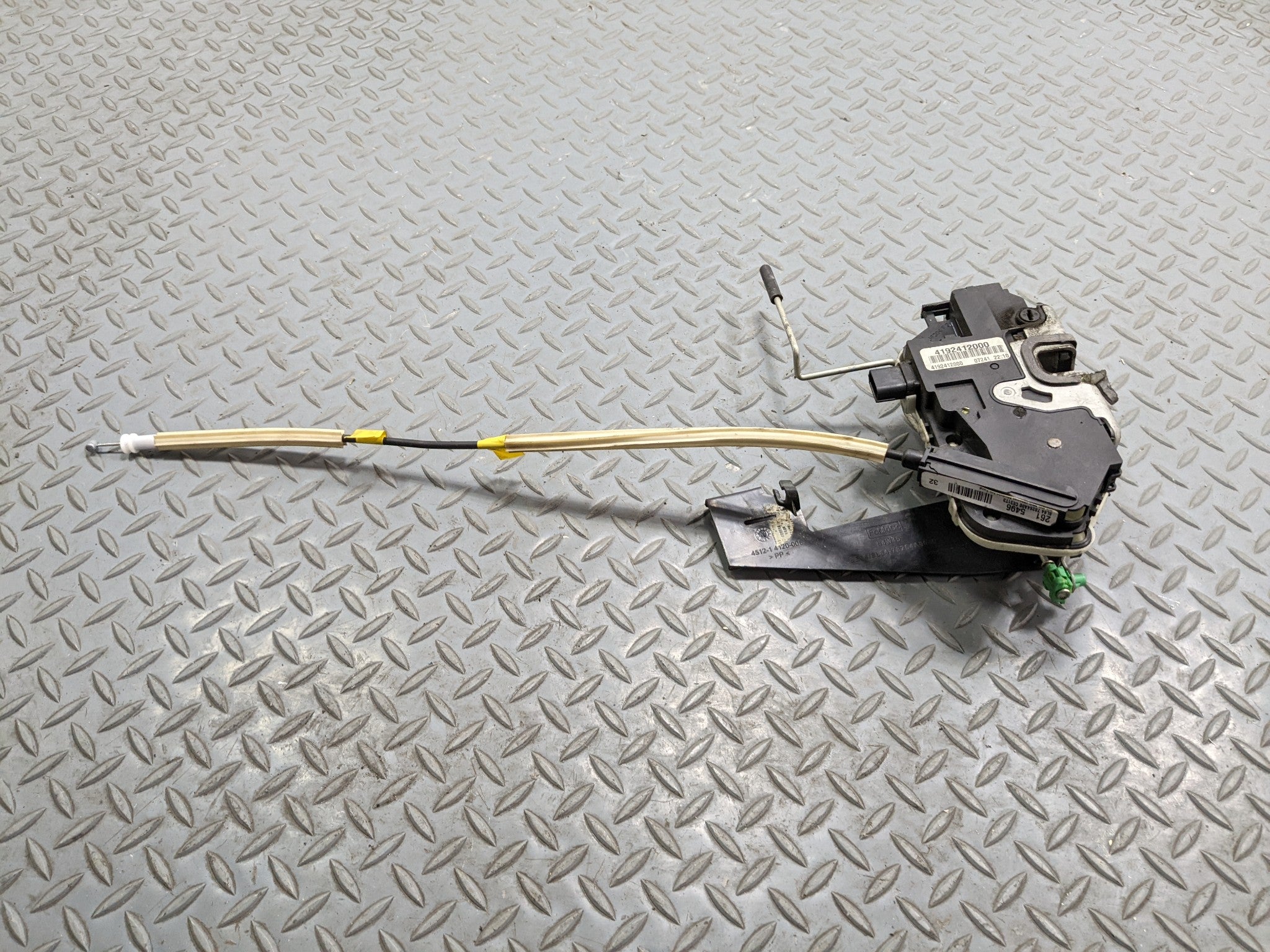 2008 - 2012 FORD ESCAPE OEM DOOR LATCH LOCK ACTUATOR REAR RIGHT PASSENGER SIDE