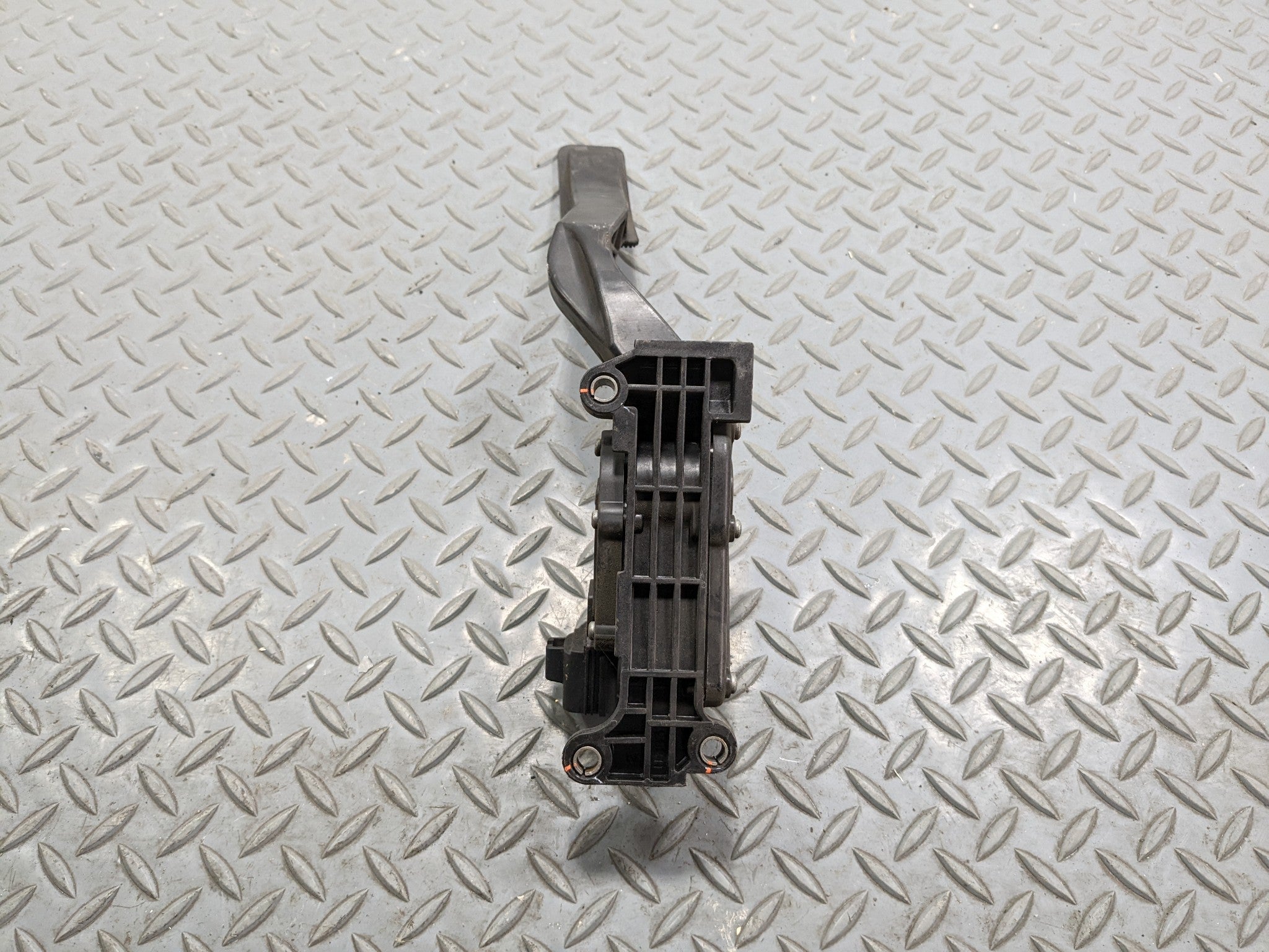 2008 - 2012 FORD ESCAPE OEM GAS THROTTLE ACCELERATOR PEDAL BLACK WITH SENSOR