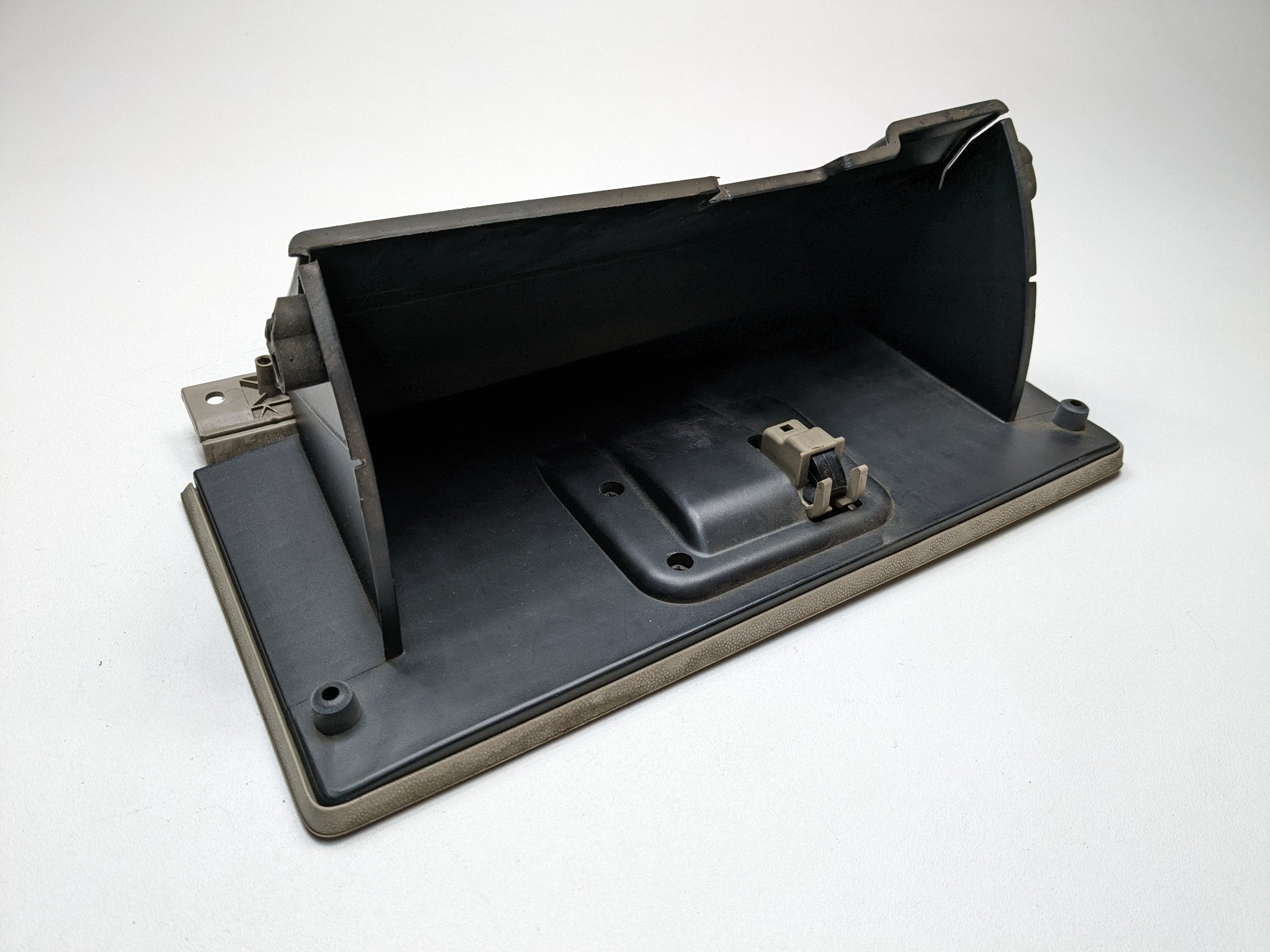 2008 - 2012 FORD ESCAPE OEM GLOVEBOX STORAGE COMPARTMENT ASSEMBLY