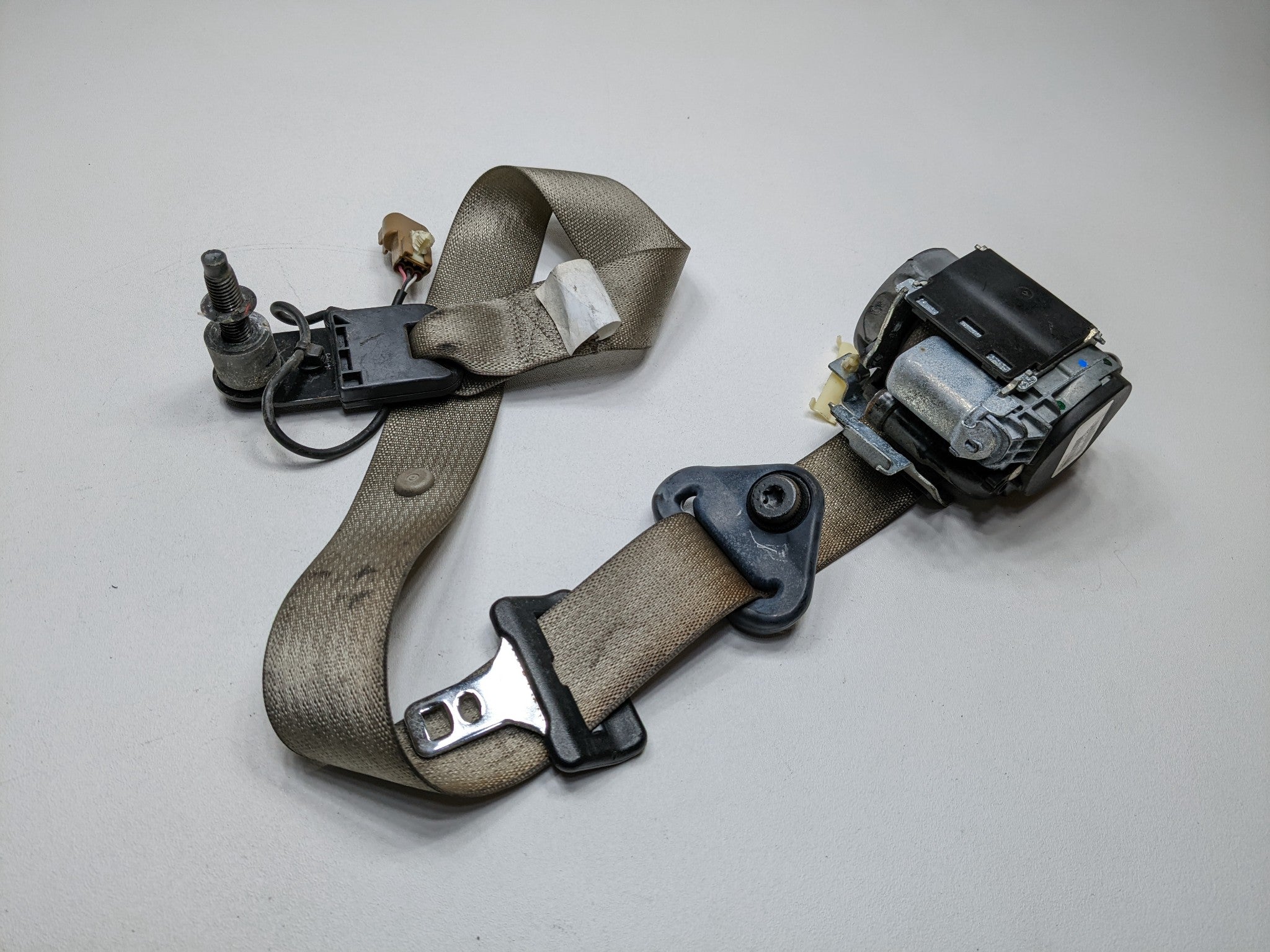 2008 - 2012 FORD ESCAPE OEM SEAT BELT RETRACTOR FRONT RIGHT PASSENGER SIDE