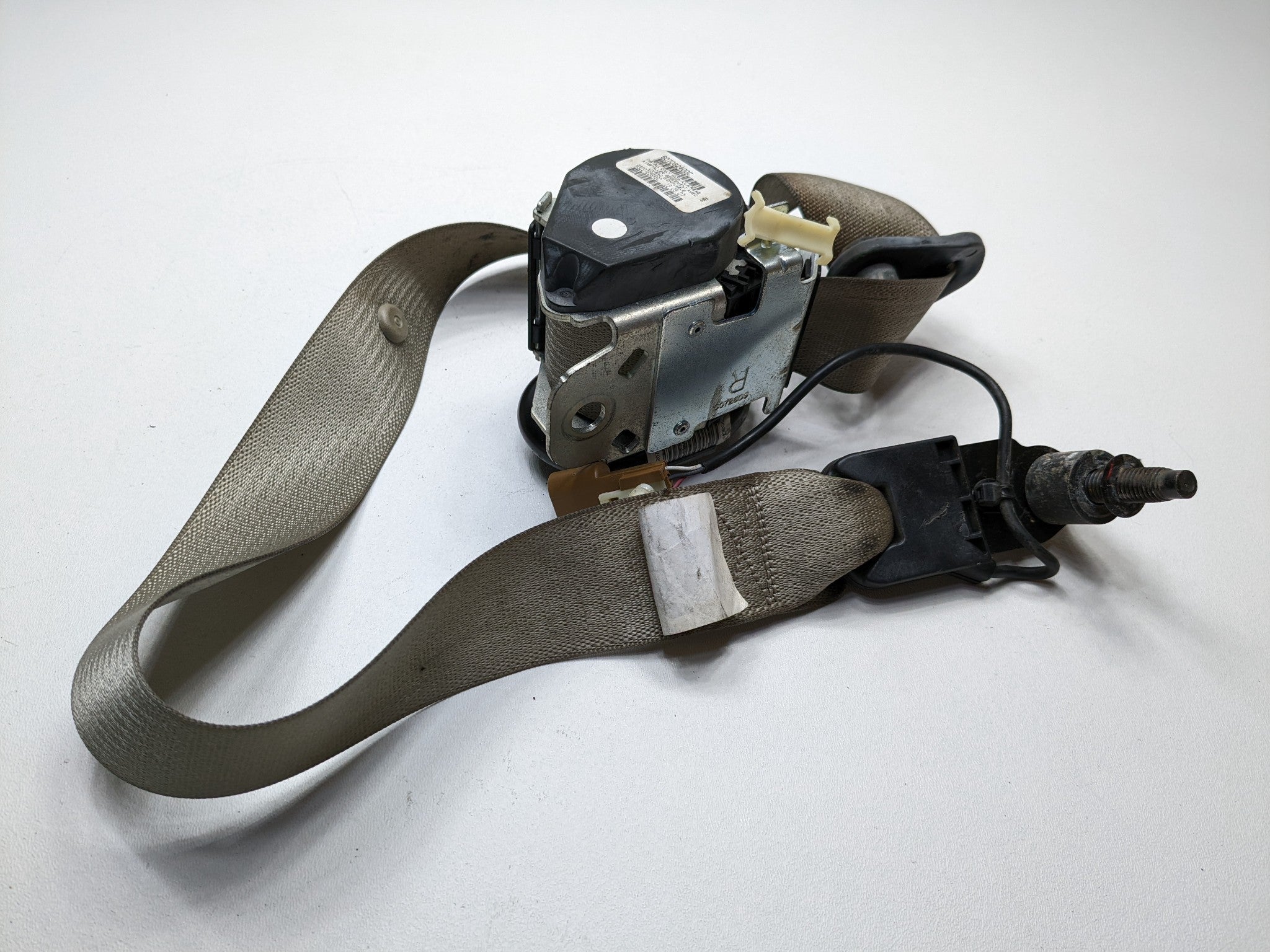 2008 - 2012 FORD ESCAPE OEM SEAT BELT RETRACTOR FRONT RIGHT PASSENGER SIDE