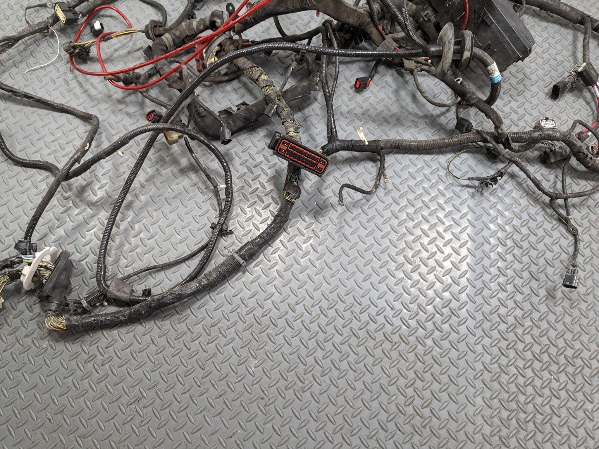 2008 - 2012 FORD ESCAPE OEM INTERIOR HOOD WIRE WIRING HARNESS WITH FUSE RELAY