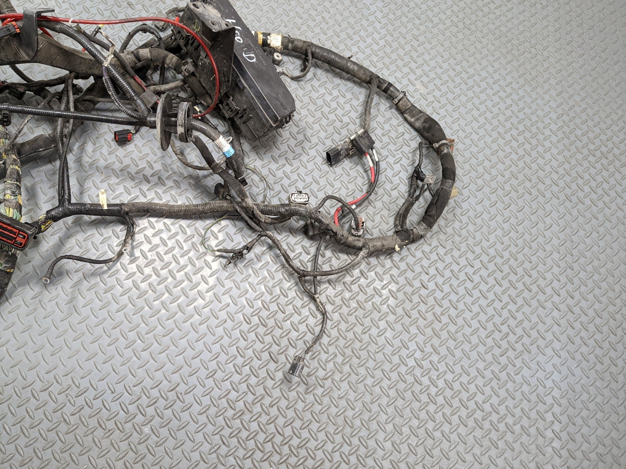 2008 - 2012 FORD ESCAPE OEM INTERIOR HOOD WIRE WIRING HARNESS WITH FUSE RELAY