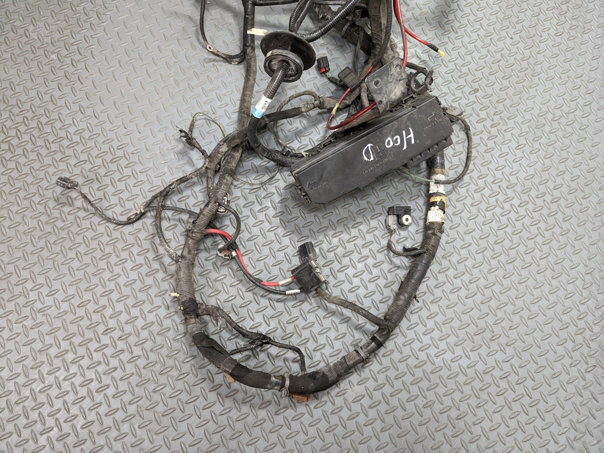 2008 - 2012 FORD ESCAPE OEM INTERIOR HOOD WIRE WIRING HARNESS WITH FUSE RELAY