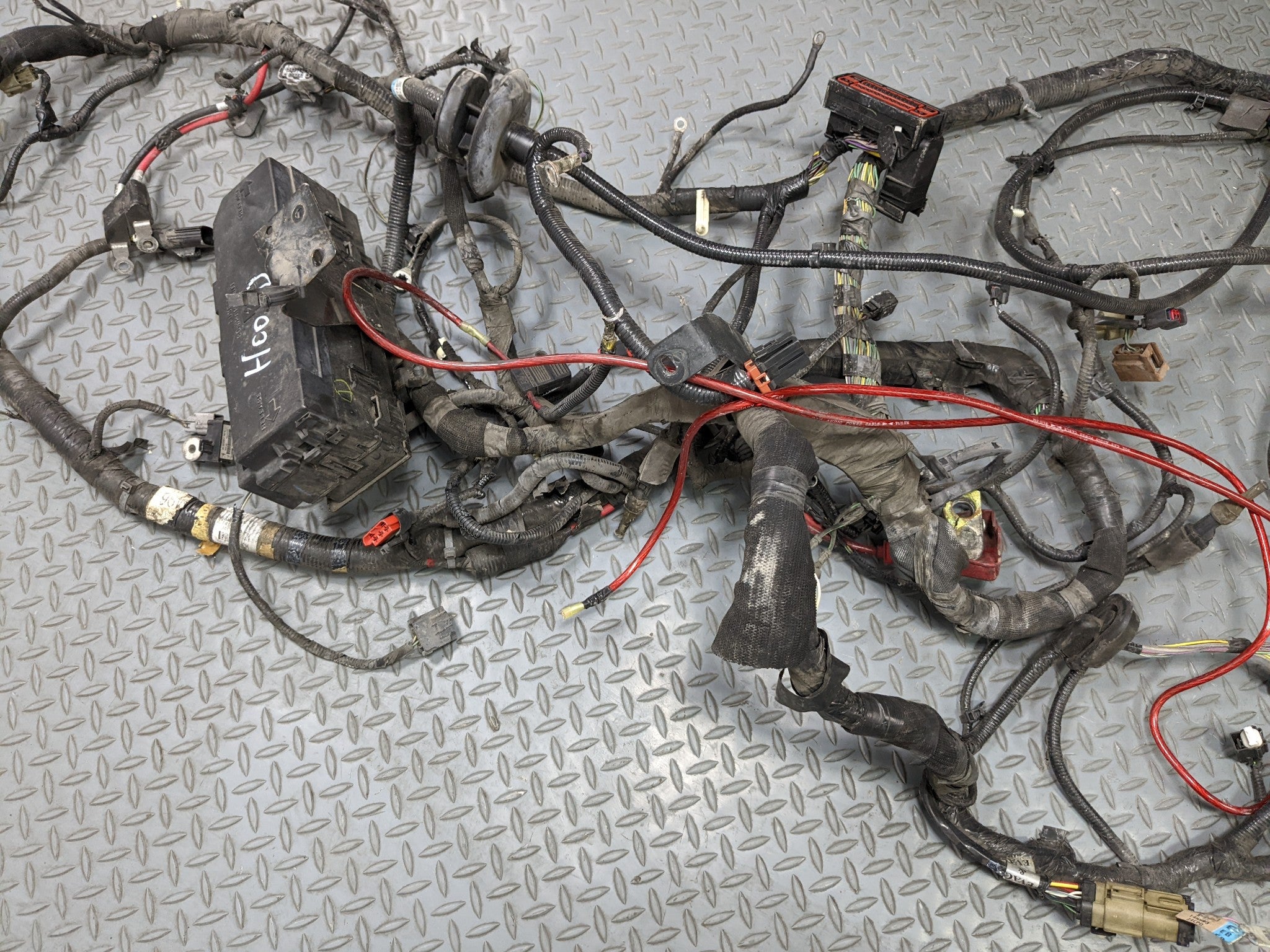 2008 - 2012 FORD ESCAPE OEM INTERIOR HOOD WIRE WIRING HARNESS WITH FUSE RELAY