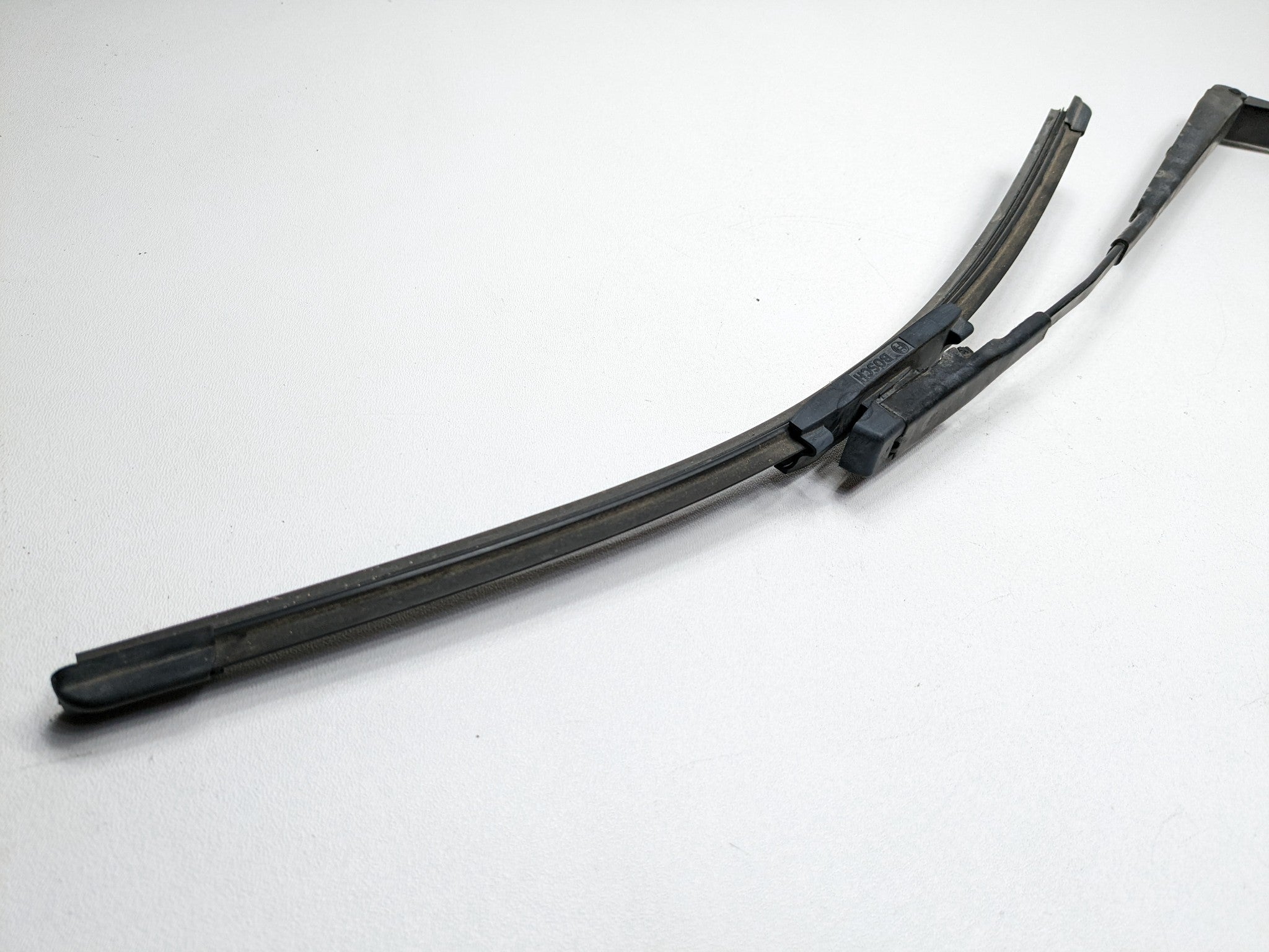 2008 - 2012 FORD ESCAPE OEM WINDSHIELD WIPER ARM WITH BLADE FRONT RIGHT SIDE