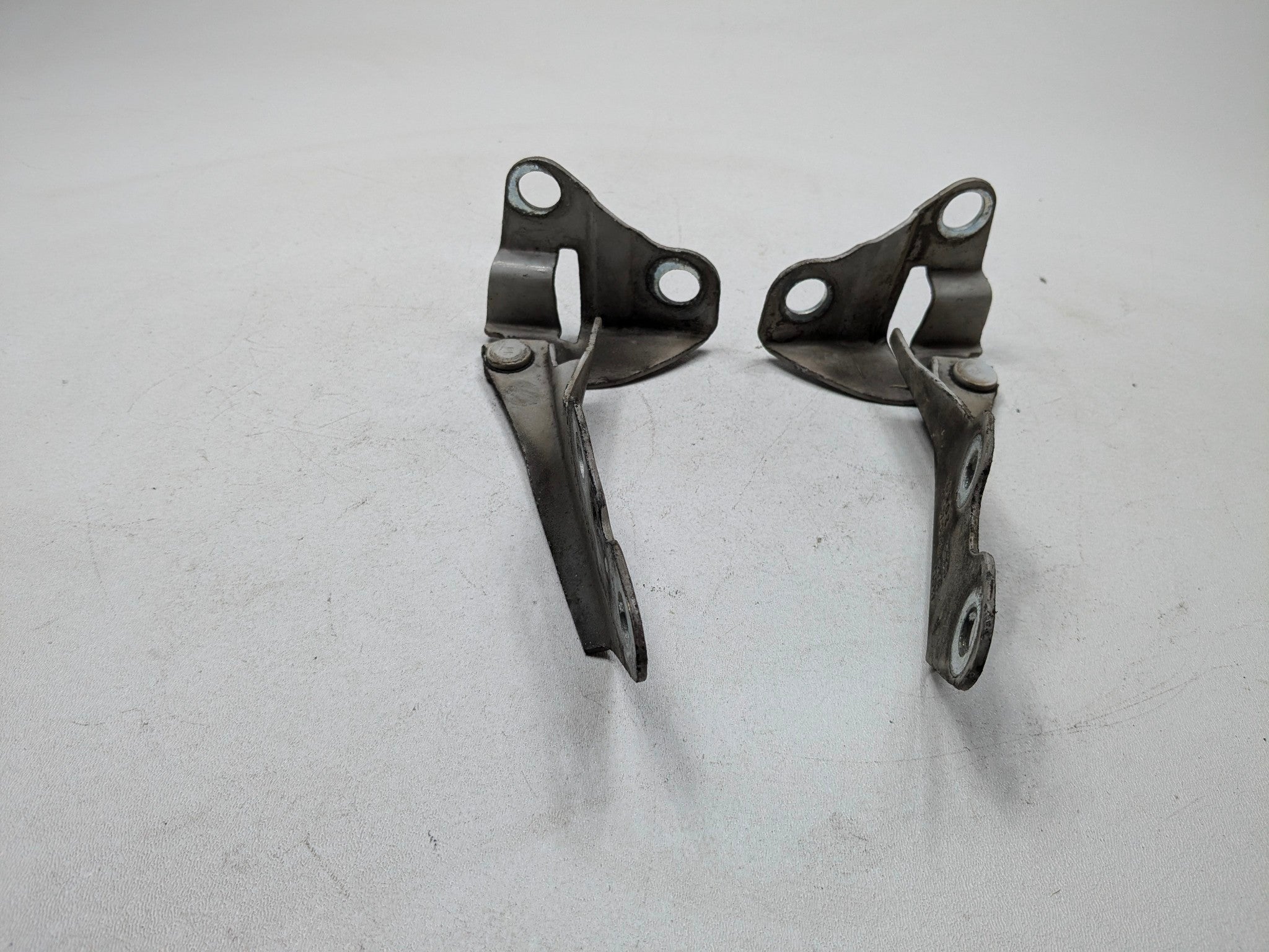 2008 - 2012 FORD ESCAPE OEM HOOD HINGE SET FRONT LEFT AND RIGHT SIDE