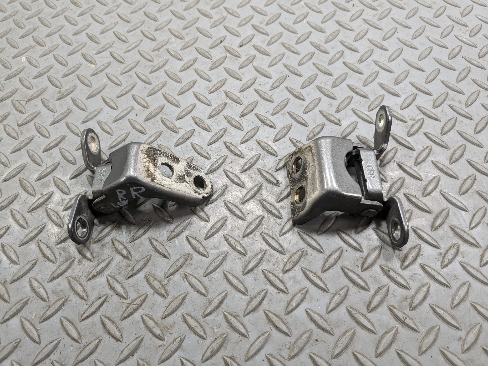 07 - 09 ACURA MDX OEM UPPER AND LOWER DOOR HINGE SET REAR RIGHT PASSENGER SIDE