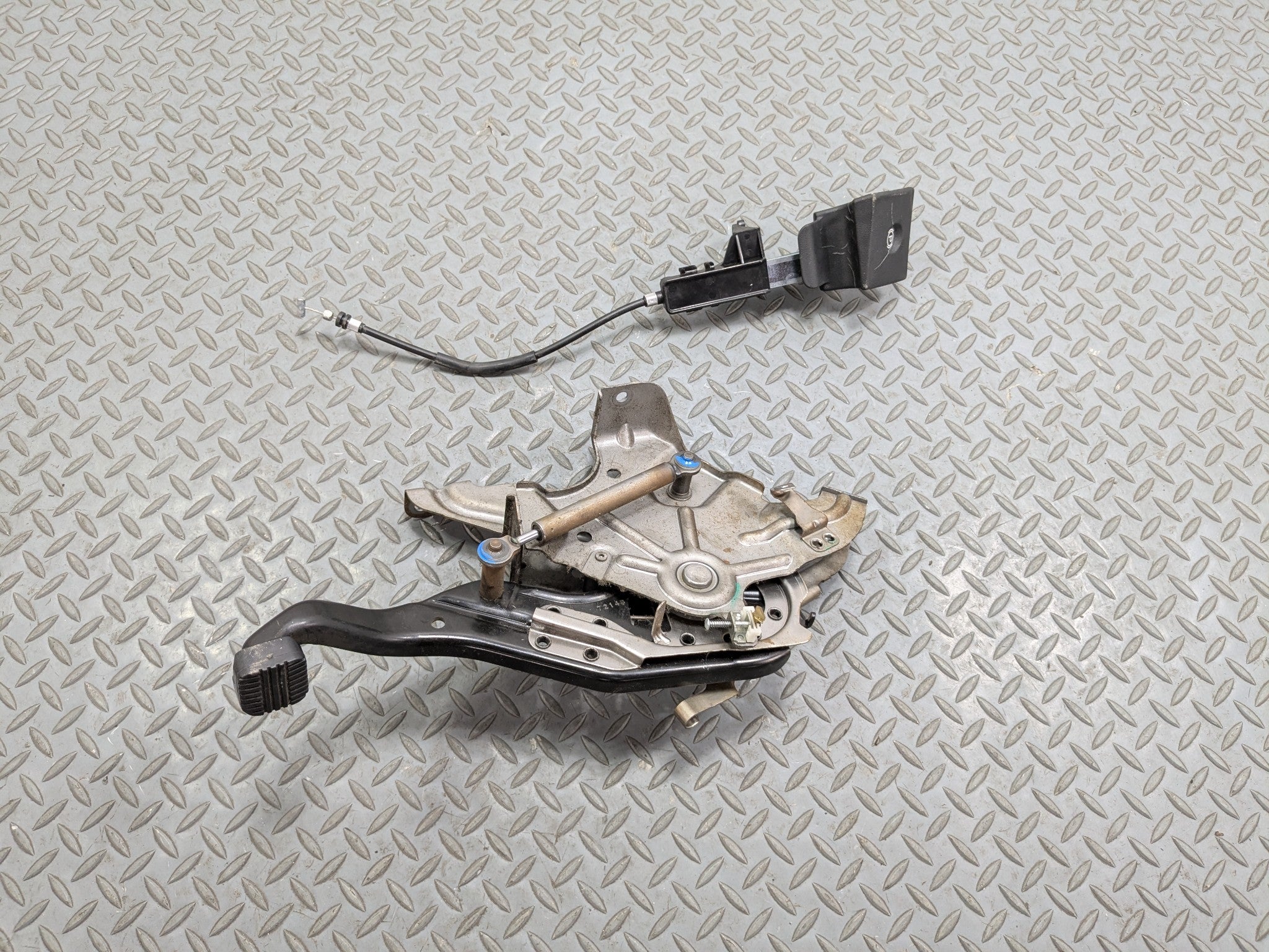2007 - 2009 ACURA MDX OEM EMERGENCY PARKING BRAKE PEDAL WITH SWITCH ASSEMBLY