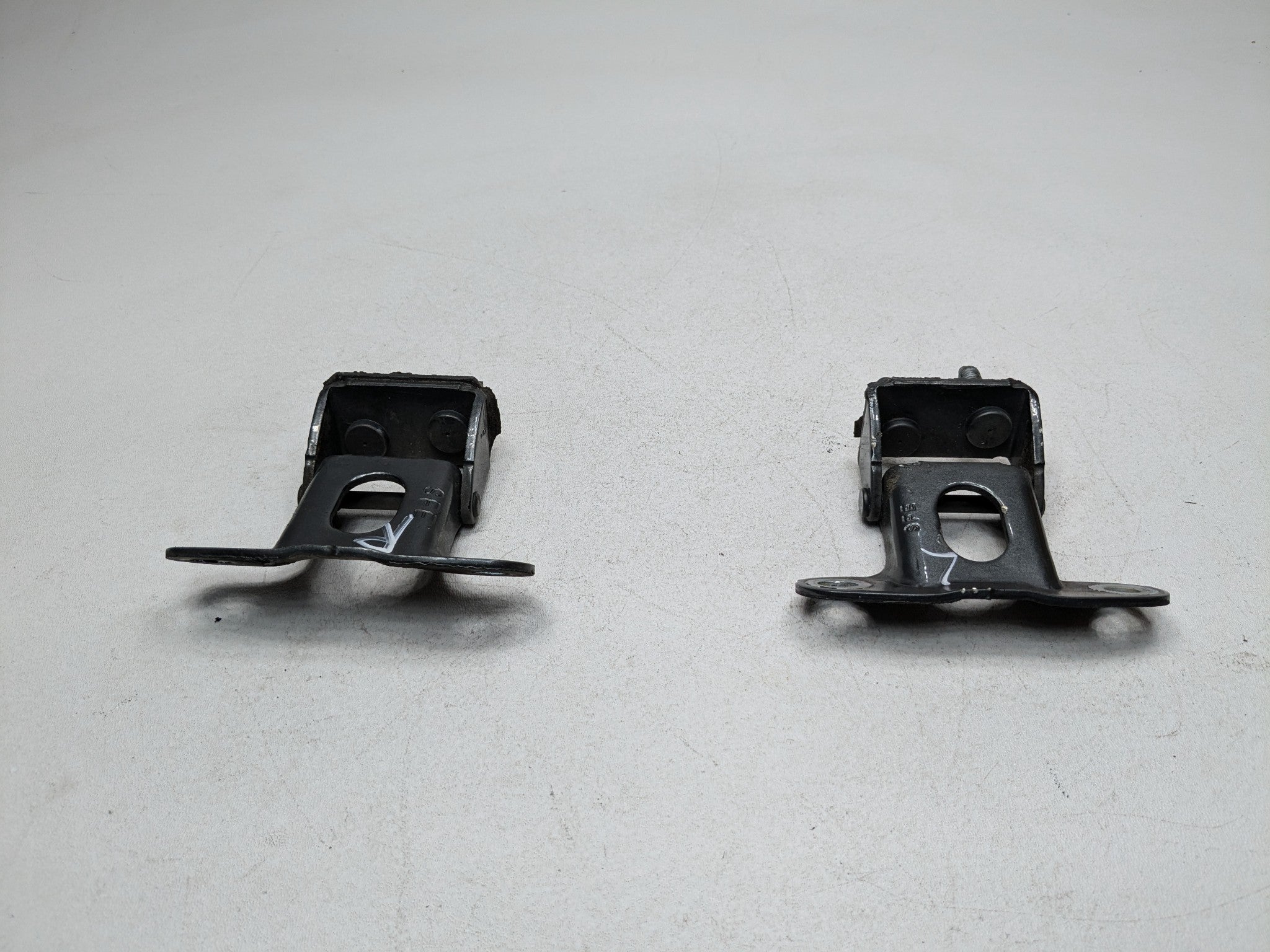 2007 - 2009 ACURA MDX OEM GATE HINGES SET TRUNK LID REAR LEFT AND RIGHT SIDE
