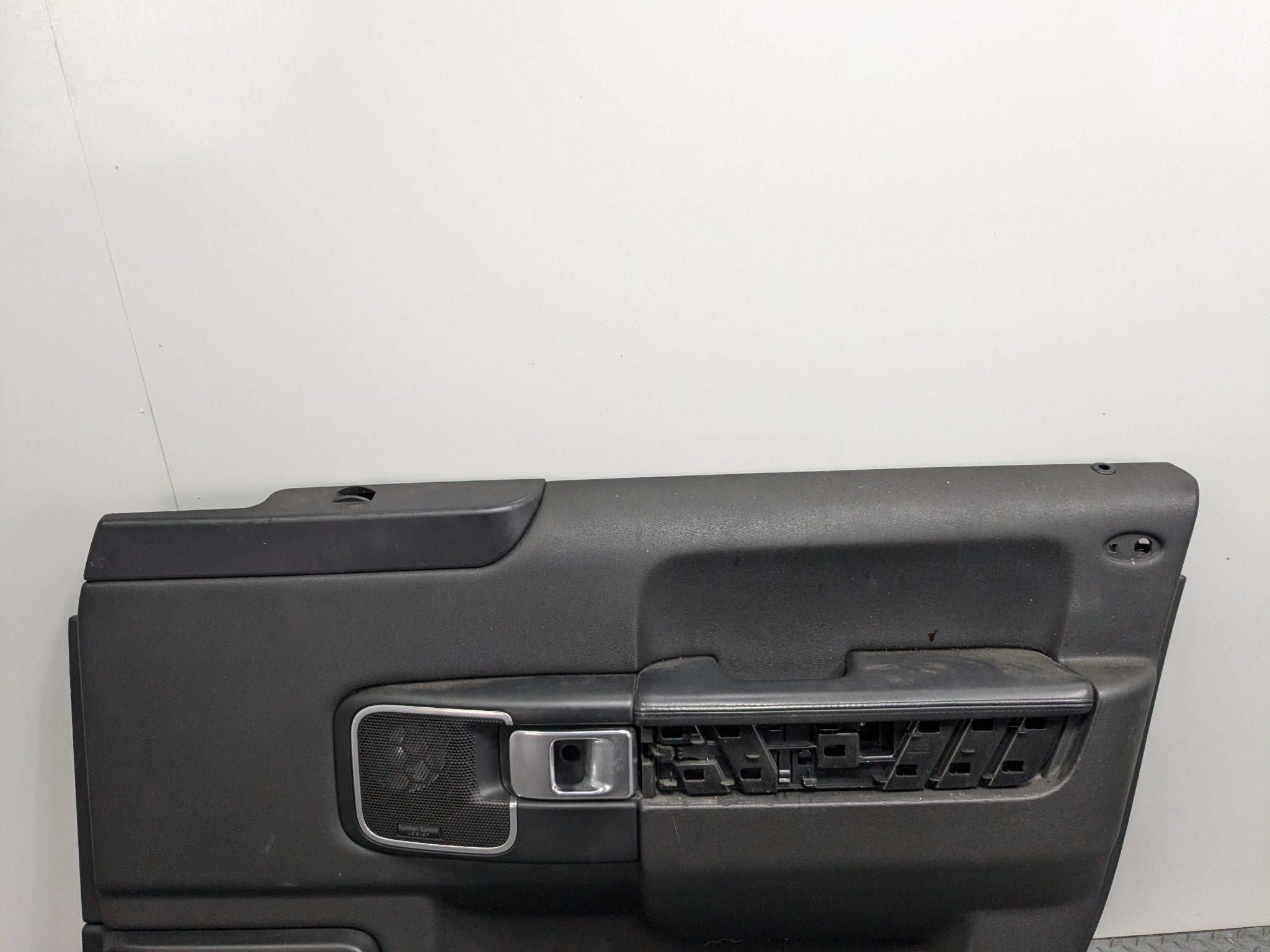 2010 - 2012 LAND ROVER RANGE ROVER OEM FRONT RIGHT SIDE INTERIOR DOOR TRIM PANEL