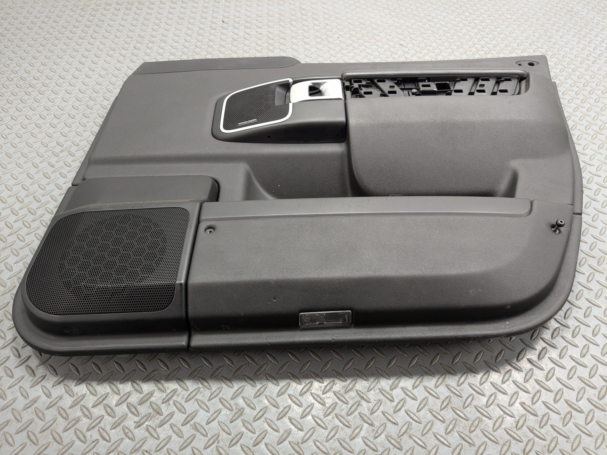 2010 - 2012 LAND ROVER RANGE ROVER OEM FRONT RIGHT SIDE INTERIOR DOOR TRIM PANEL