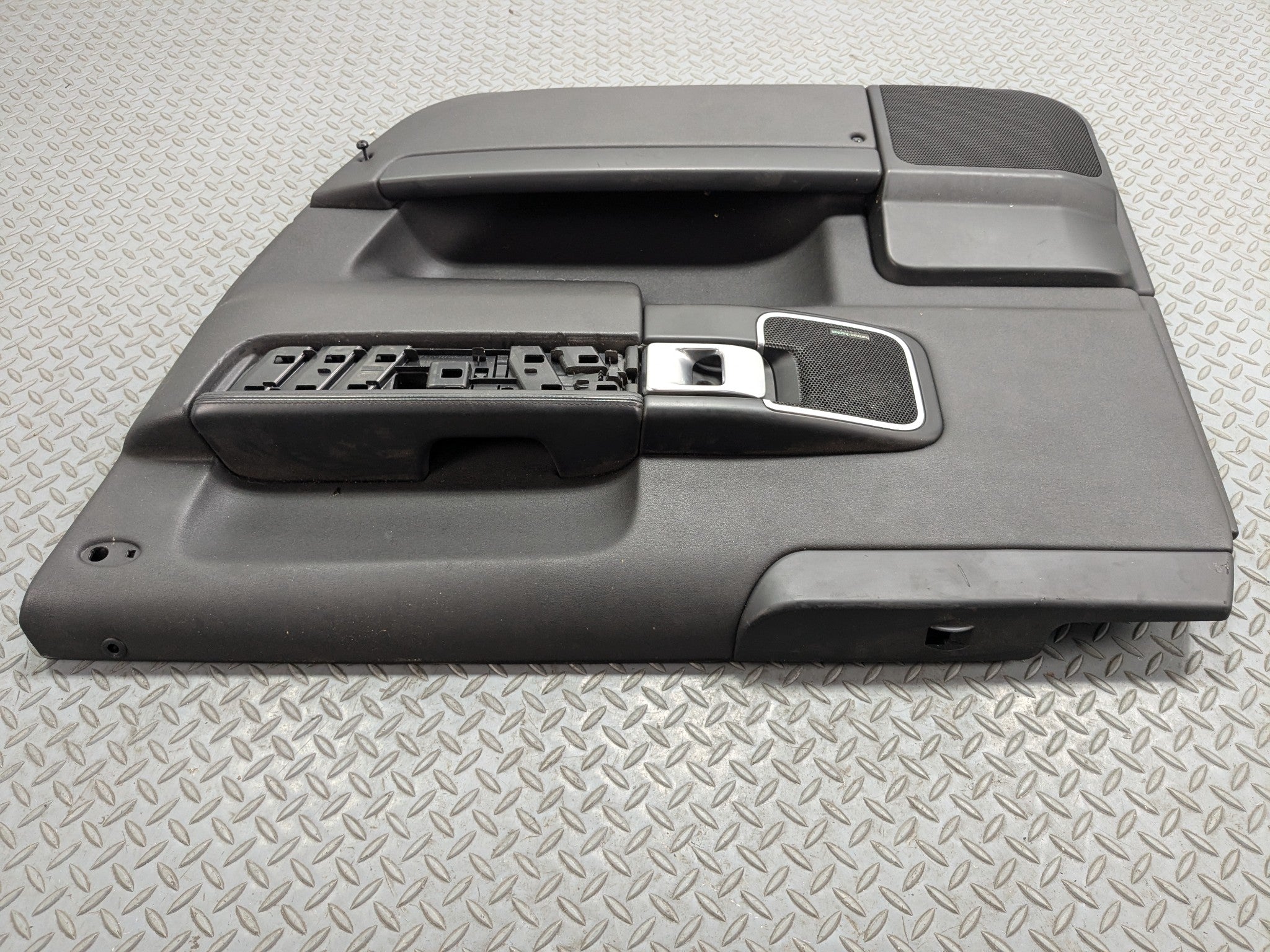 2010 - 2012 LAND ROVER RANGE ROVER OEM FRONT RIGHT SIDE INTERIOR DOOR TRIM PANEL