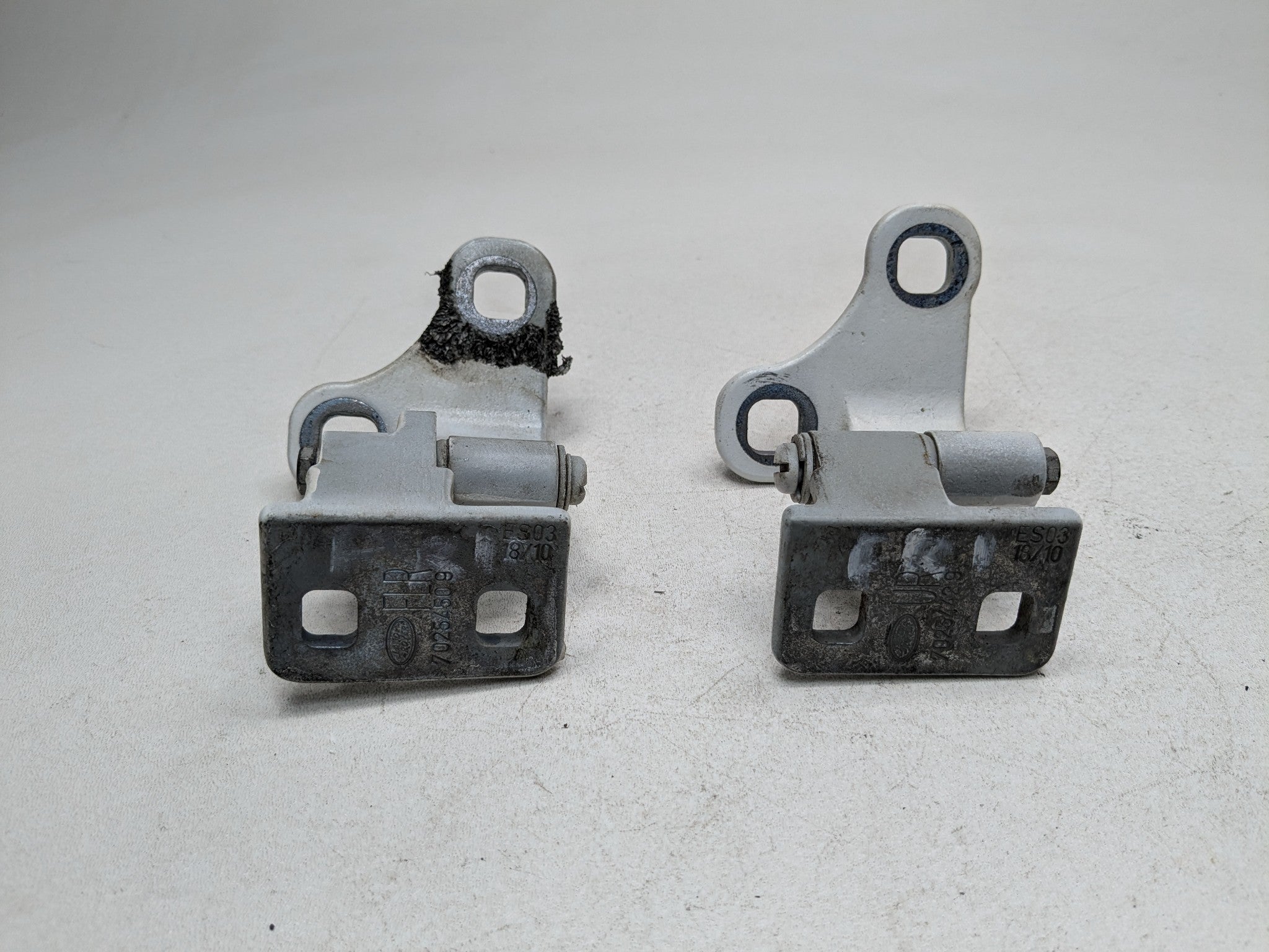 2010 - 2012 LAND ROVER RANGE ROVER OEM FRONT RIGHT UPPER AND LOWER DOOR HINGES