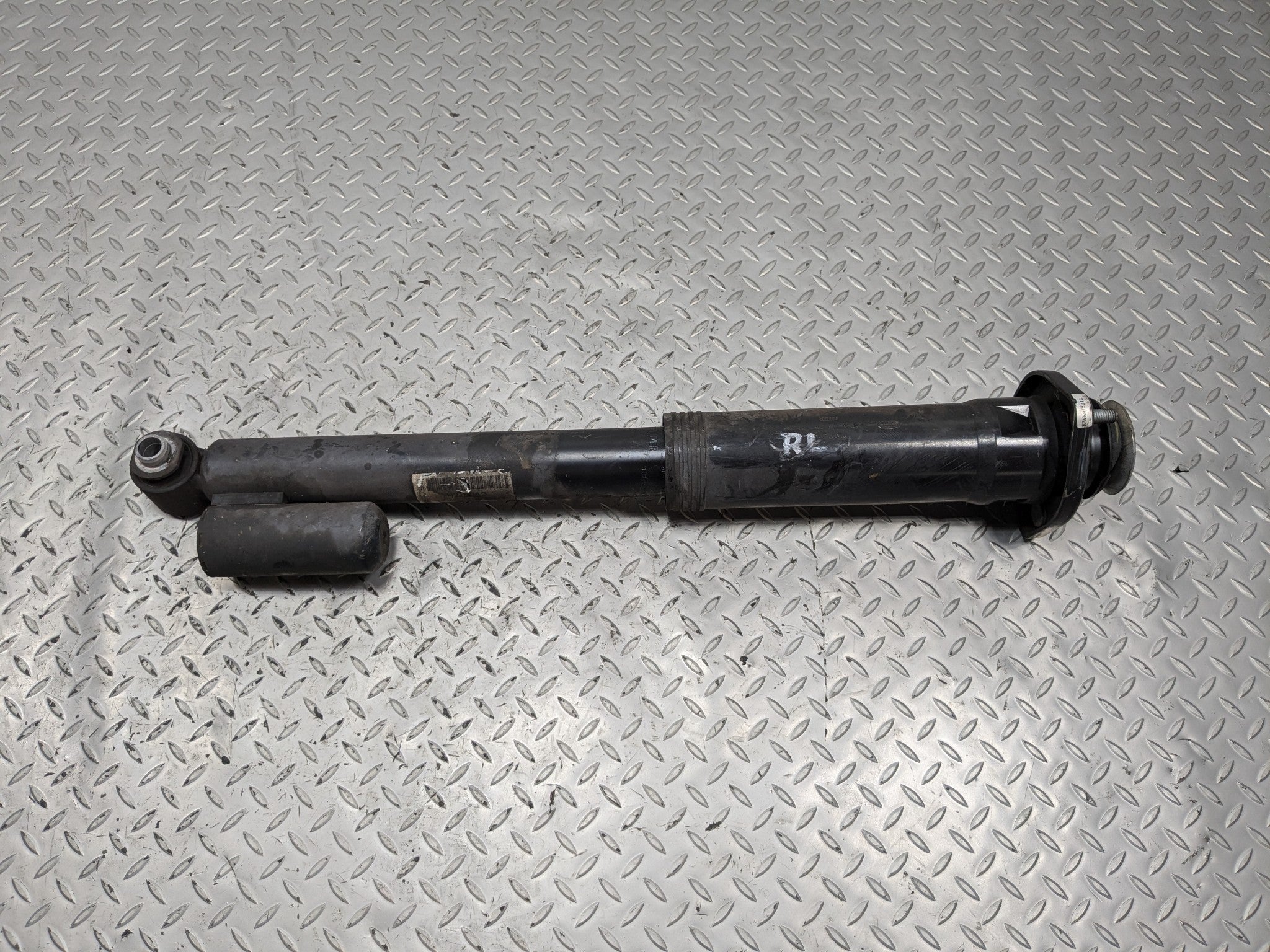 2010 - 2012 LAND ROVER RANGE ROVER OEM SHOCK STRUT ABSORBER REAR LEFT SIDE