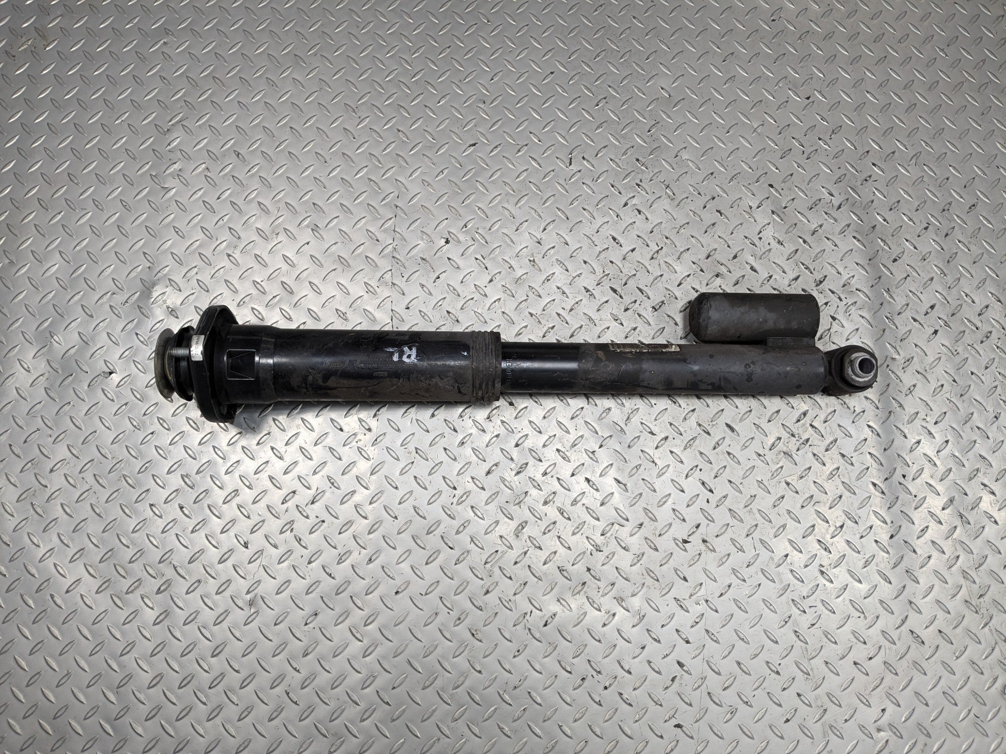 2010 - 2012 LAND ROVER RANGE ROVER OEM SHOCK STRUT ABSORBER REAR LEFT SIDE