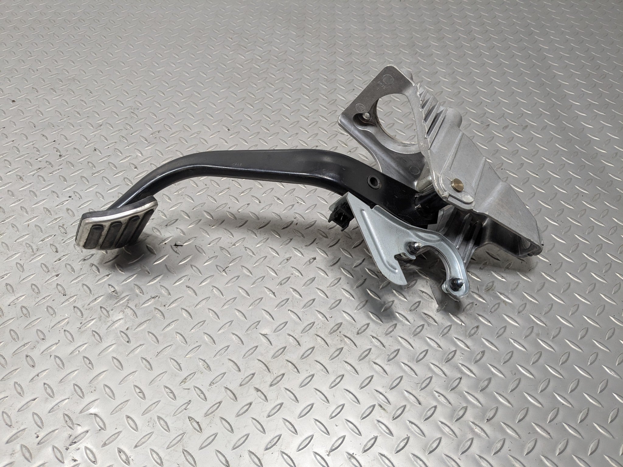 10 - 12 LAND ROVER RANGE ROVER OEM BRAKE STOP PEDAL WITH ALUMINIUM PAD ASSEMBLY