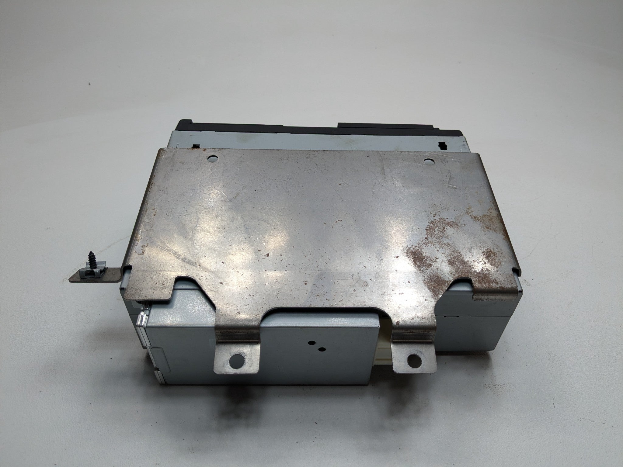 2010 - 2012 LAND RANGE ROVER OEM RADIO AUDIO CD CHANGER SIX DISC CD PLAYER