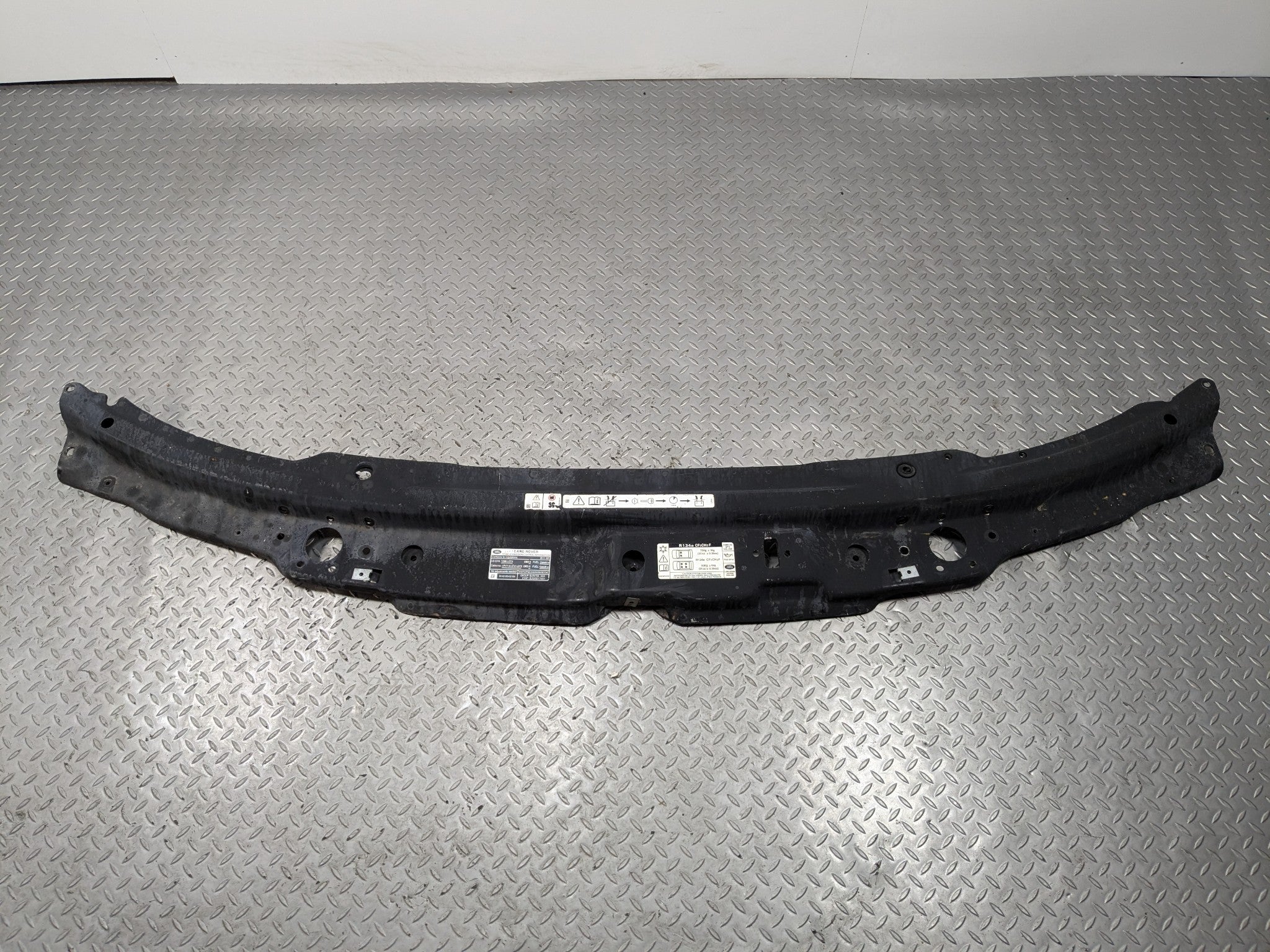 2010 - 2012 LAND ROVER RANGE ROVER OEM UPPER RADIATOR CORE SUPPORT BRACKET
