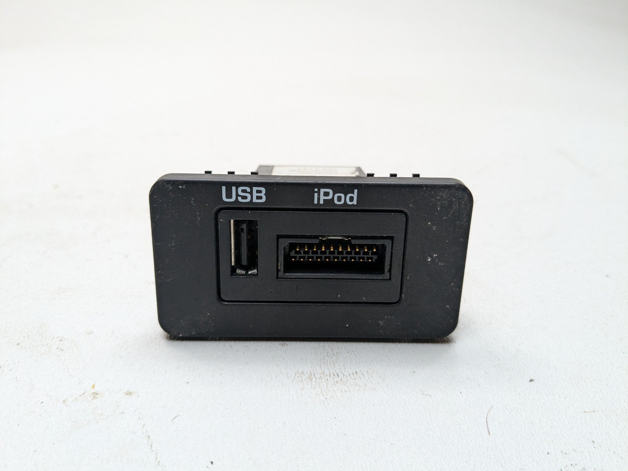 2010 - 2012 LAND ROVER RANGE ROVER OEM USB IPOD JACK SOCKET CONNECTOR PANEL