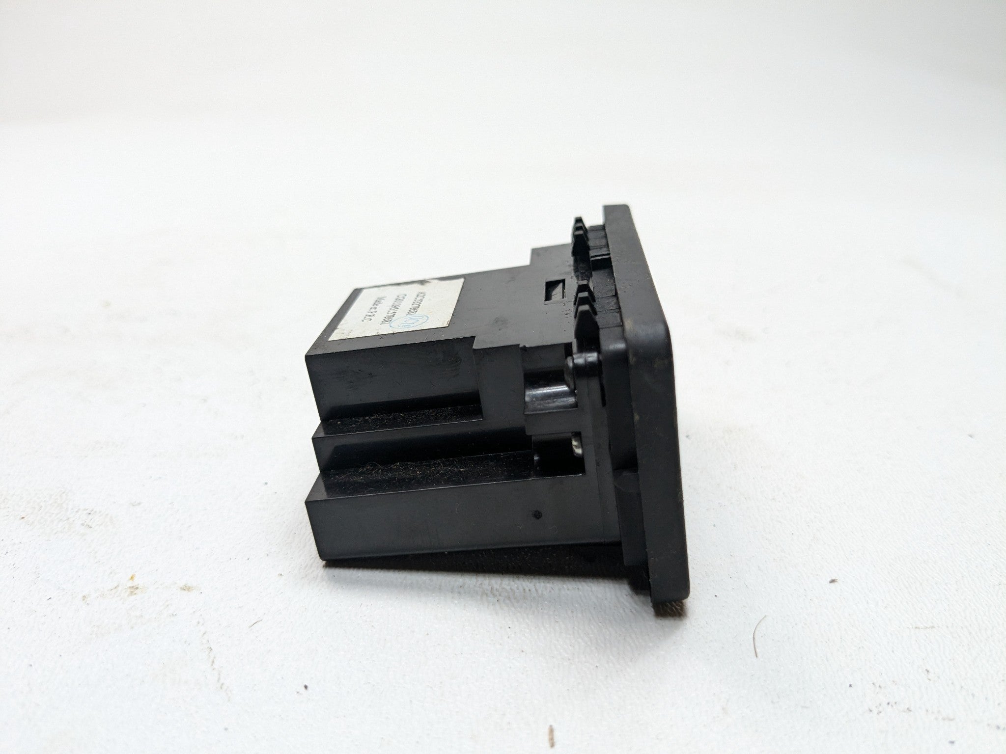 2010 - 2012 LAND ROVER RANGE ROVER OEM USB IPOD JACK SOCKET CONNECTOR PANEL