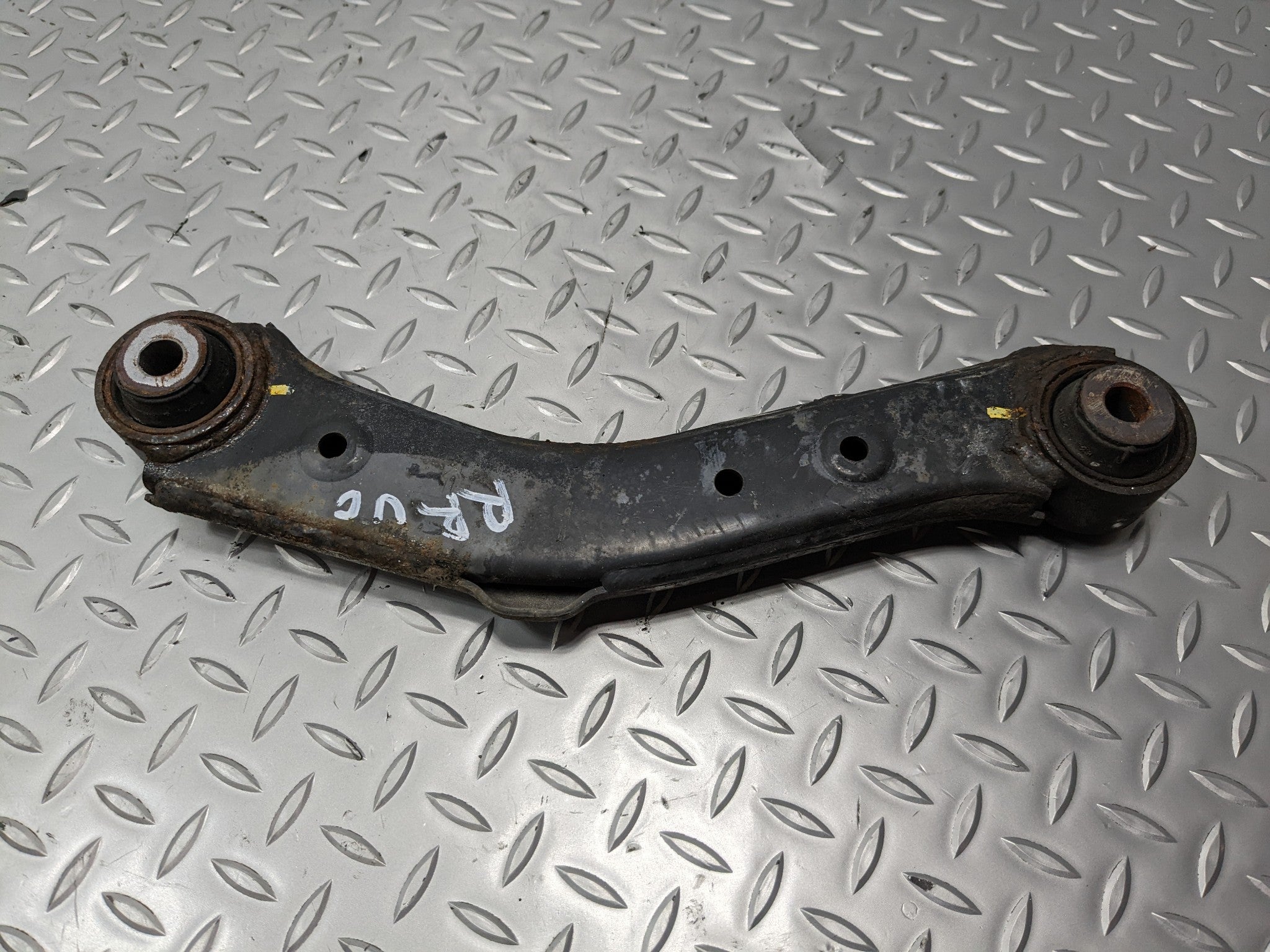 13 - 16 HYUNDAI SANTA FE OEM 3.3L UPPER CONTROL ARM REAR RIGHT PASSENGER SIDE