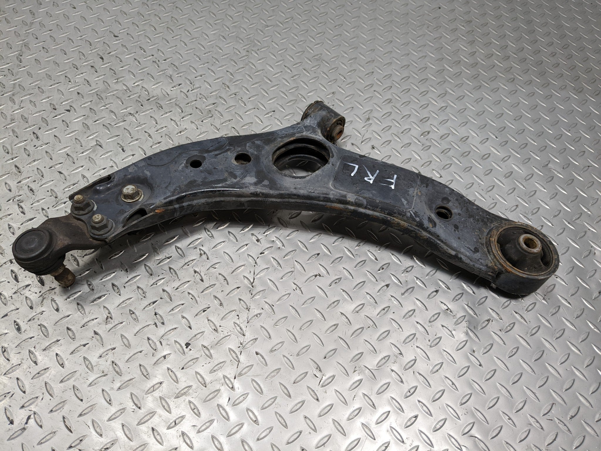13 - 16 HYUNDAI SANTA FE OEM 3.3L LOWER CONTROL ARM FRONT RIGHT PASSENGER SIDE
