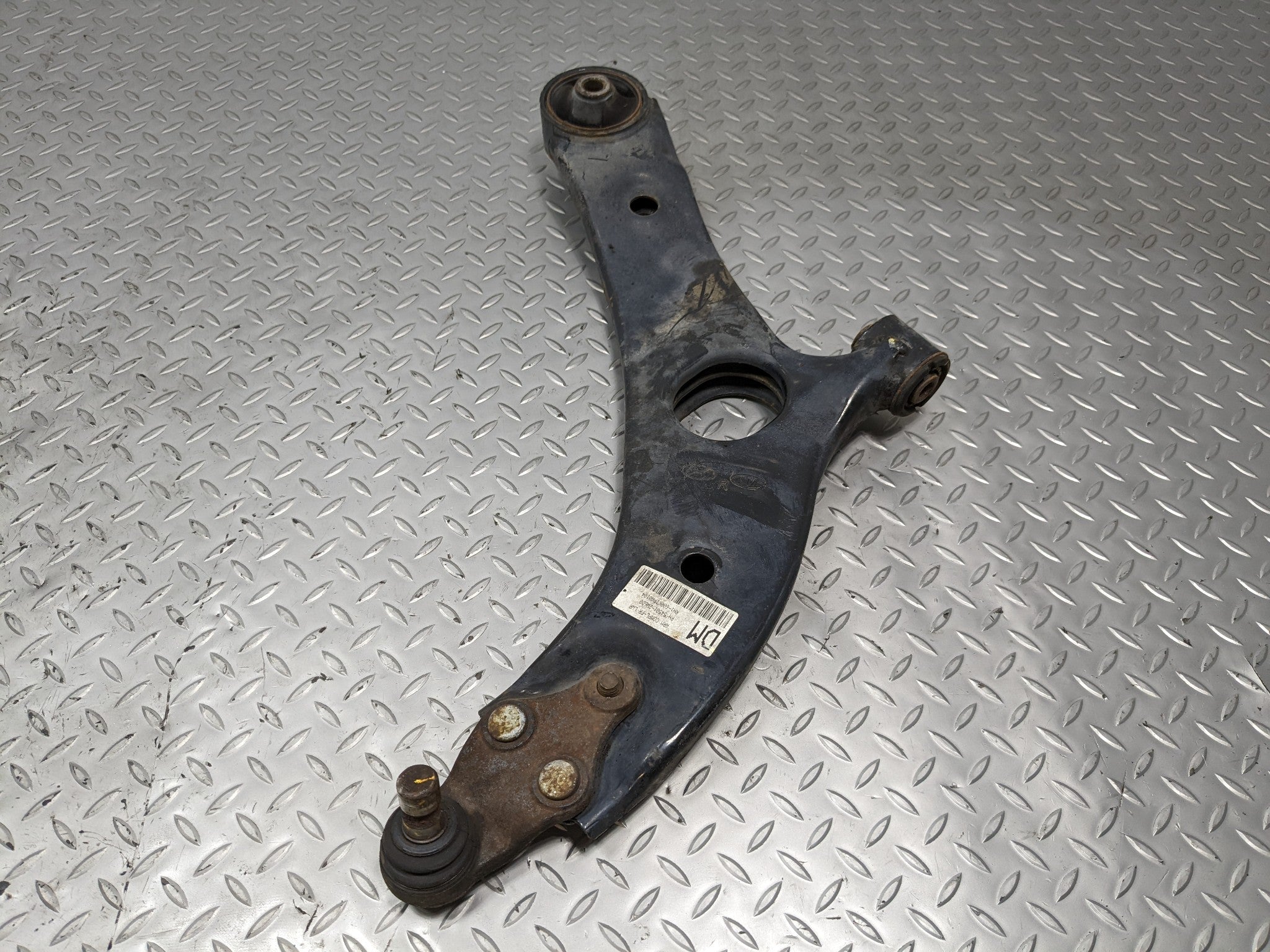 13 - 16 HYUNDAI SANTA FE OEM 3.3L LOWER CONTROL ARM FRONT RIGHT PASSENGER SIDE