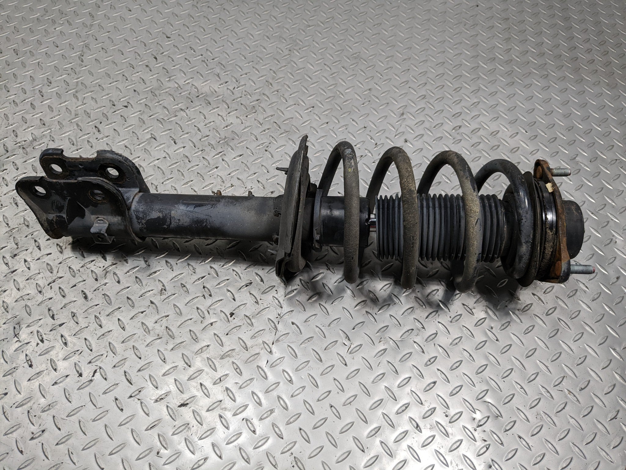 13 - 16 HYUNDAI SANTA FE OEM 3.3L LWB SUSPENSION SHOCK STRUT FRONT RIGHT SIDE
