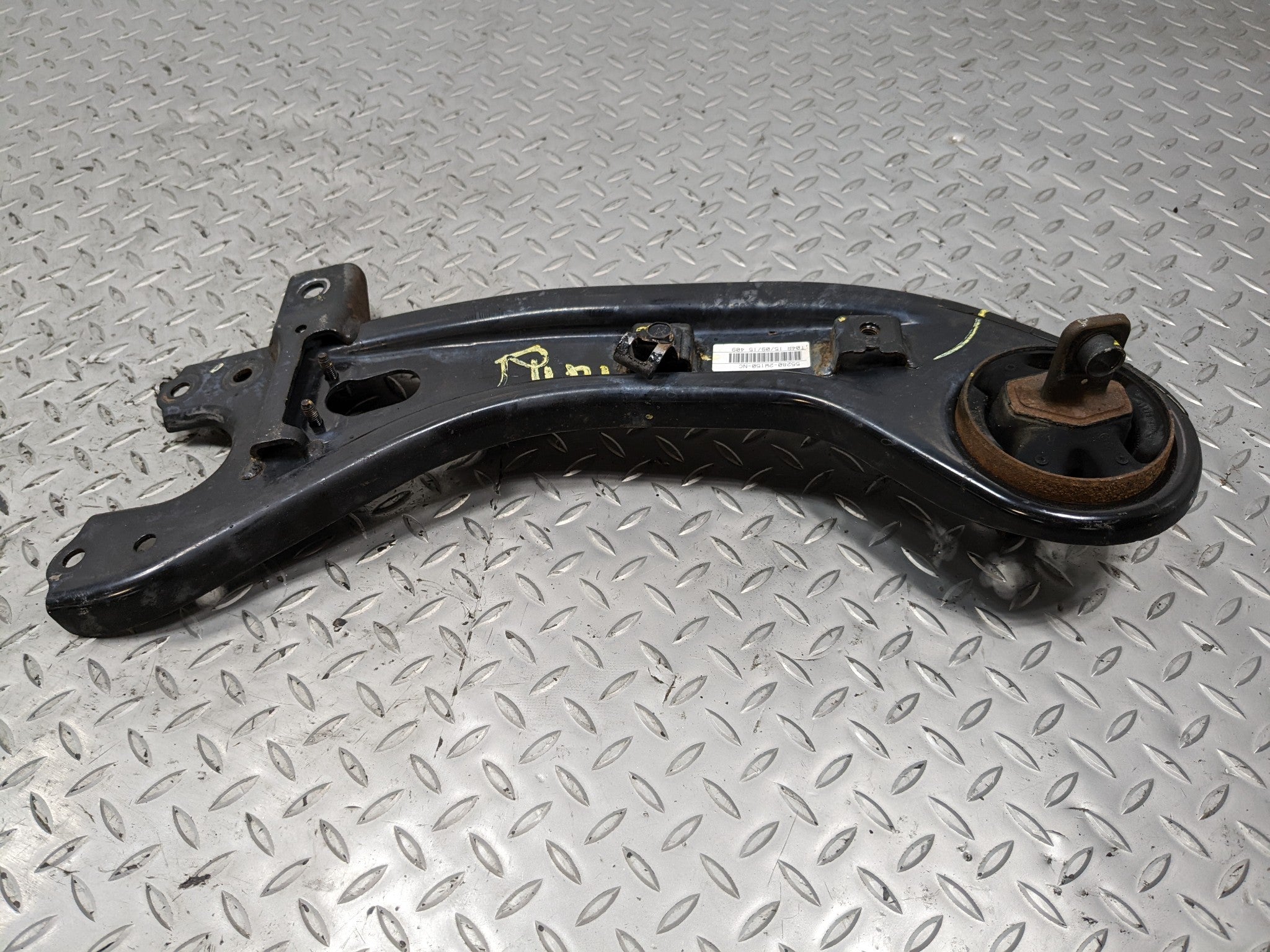 13 - 16 HYUNDAI SANTA FE OEM 3.3L LWB AWD TRAILING LOWER CONTROL ARM REAR RIGHT