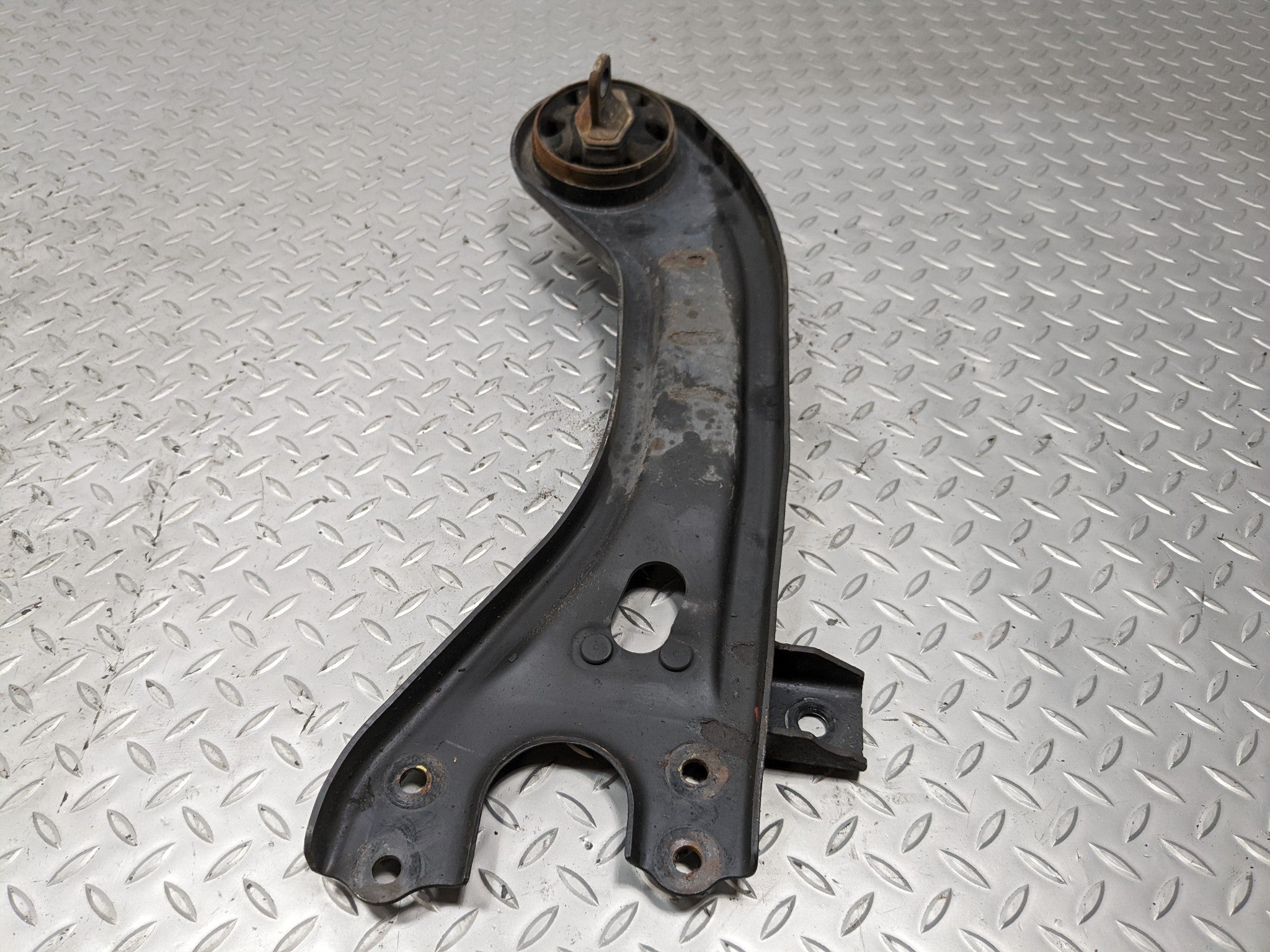 13 - 16 HYUNDAI SANTA FE OEM 3.3L LWB AWD TRAILING LOWER CONTROL ARM REAR RIGHT