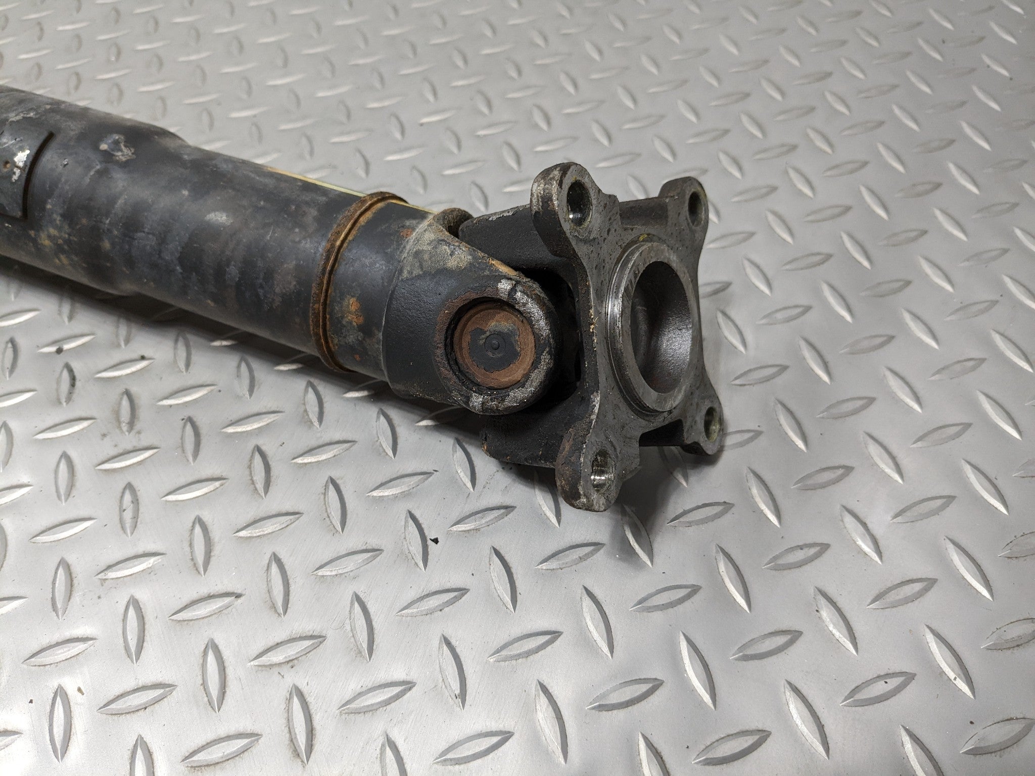 13 - 16 HYUNDAI SANTA FE OEM 3.3L REAR DRIVE SHAFT CARDAN PROPELLER LWB ASSEMBLY
