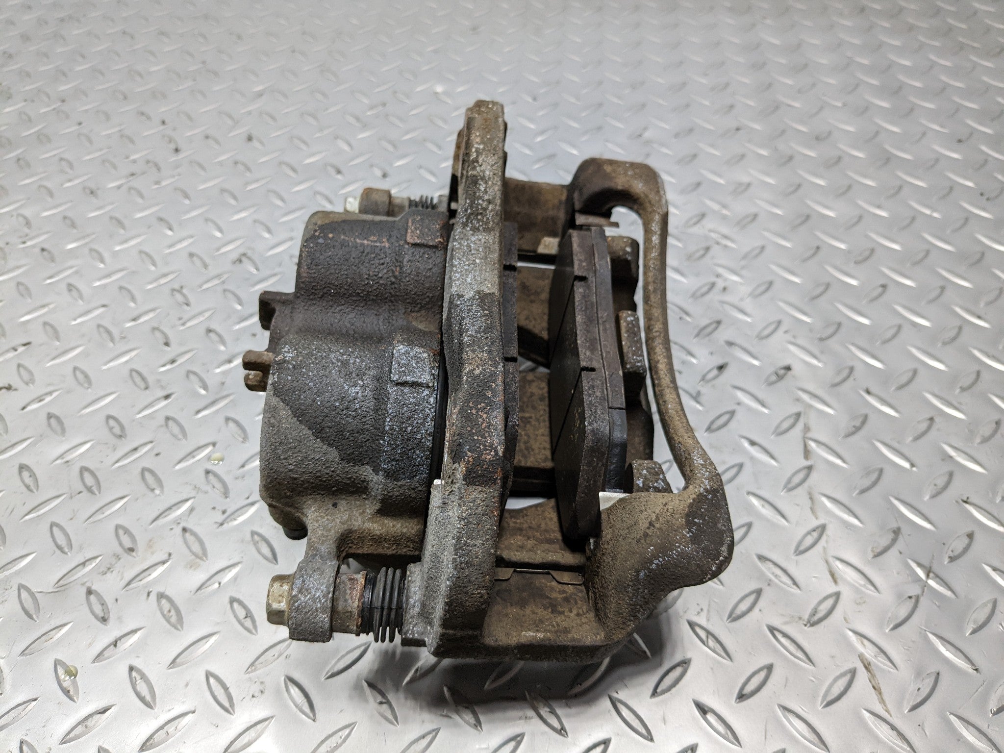 13 - 16 HYUNDAI SANTA FE OEM BRAKE CALIPER ASSEMBLY FRONT RIGHT PASSENGER SIDE