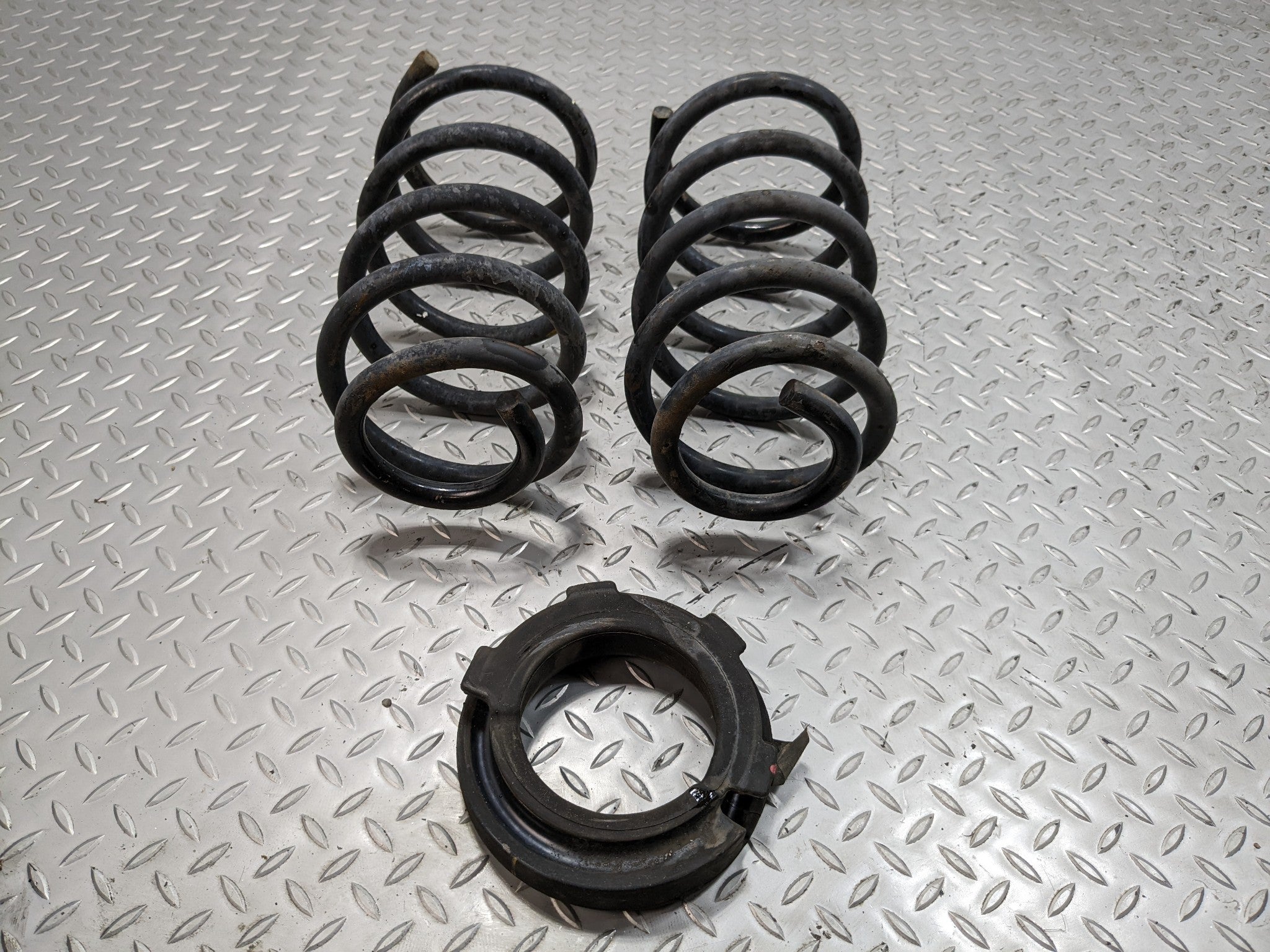 13 - 16 HYUNDAI SANTA FE OEM SUSPENSION COIL AIR SPRING SET REAR LEFT AND RIGHT