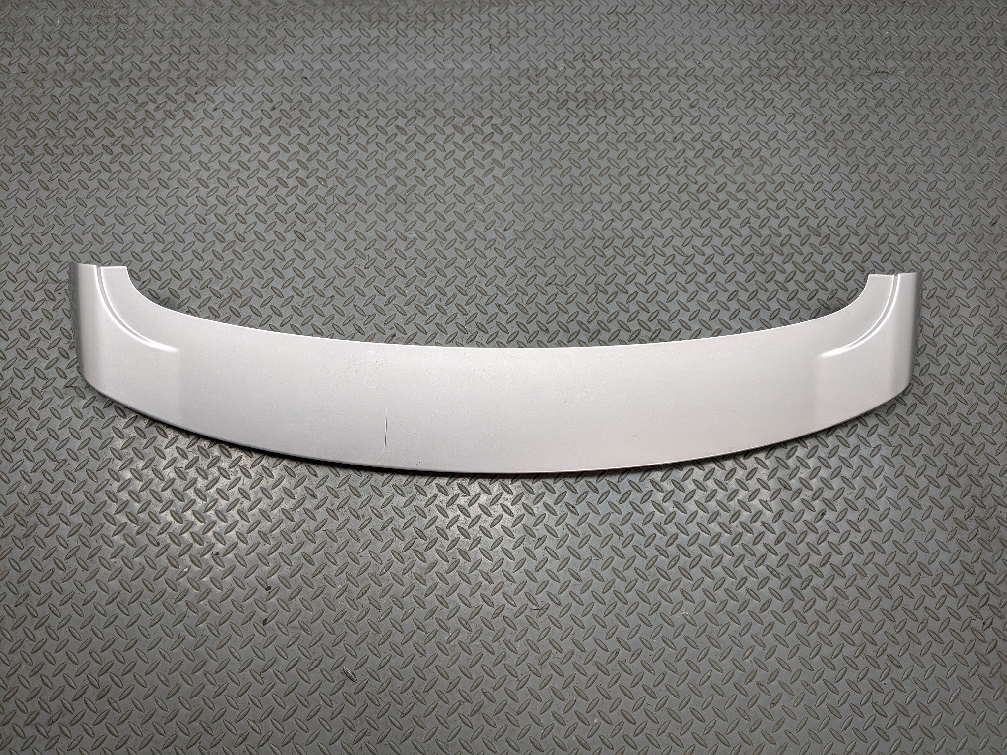13 - 16 HYUNDAI SANTA FE OEM REAR TAILGATE SPOILER WING WITH STOP LIGHT WHITE