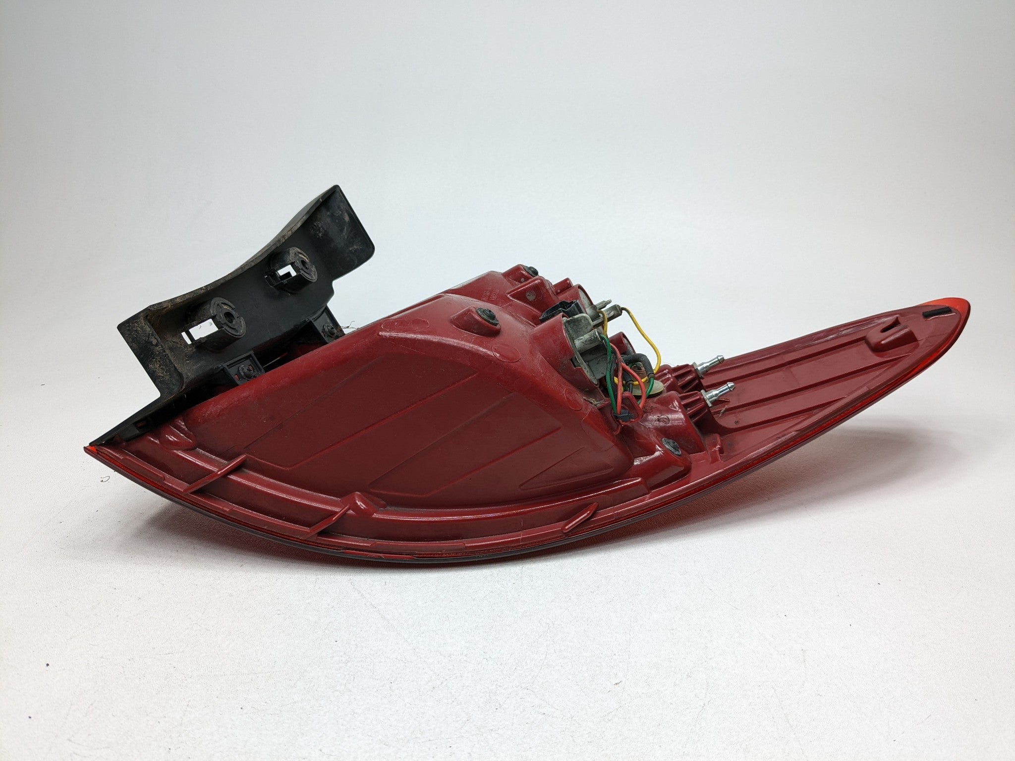 13 - 16 HYUNDAI SANTA FE OEM OUTER TAIL LIGHT QUARTER PANEL MOUNTED REAR LEFT