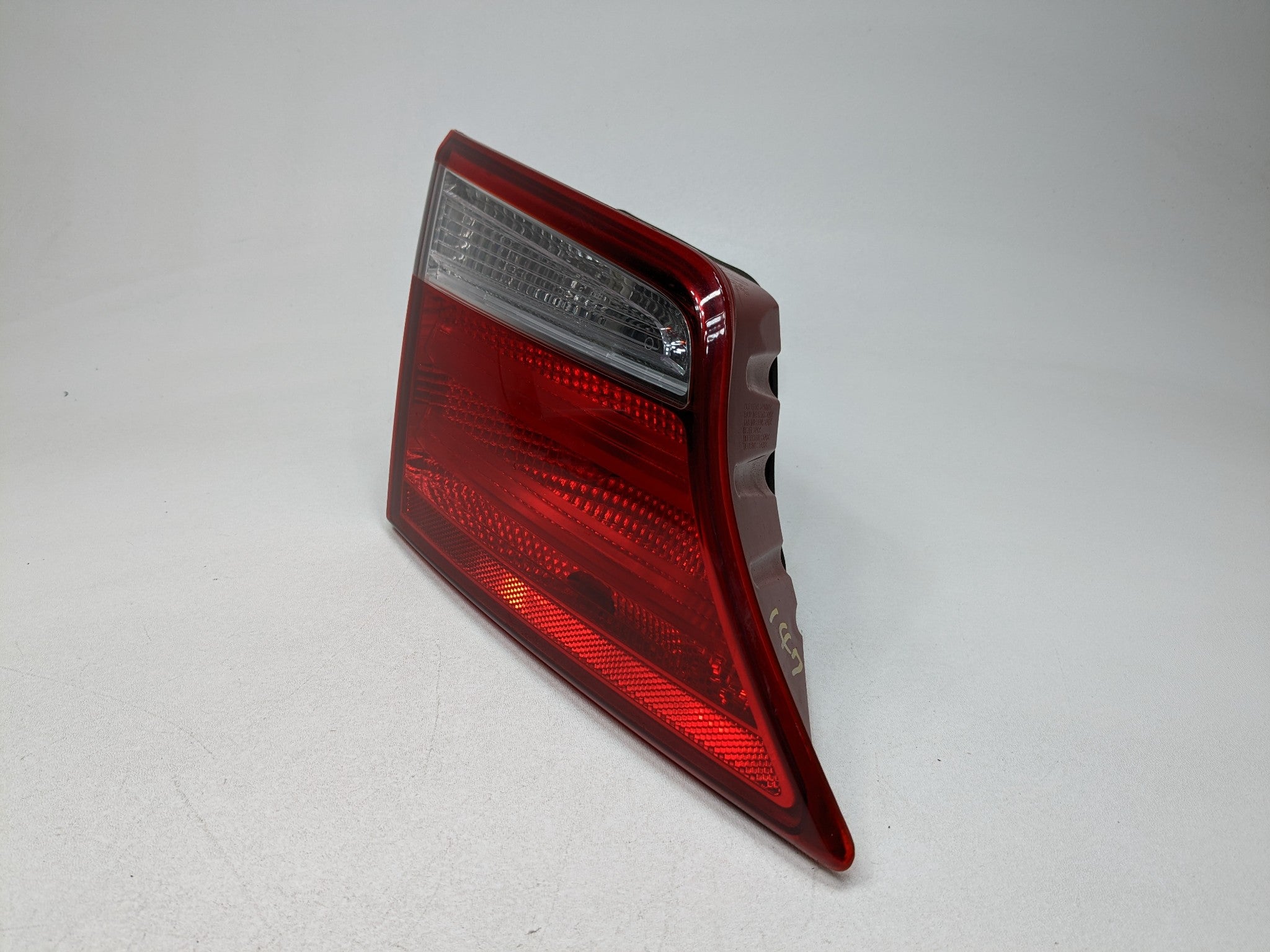 13 - 16 HYUNDAI SANTA FE OEM INNER TAIL LIGHT GATE MOUNTED REAR LEFT DRIVER SIDE