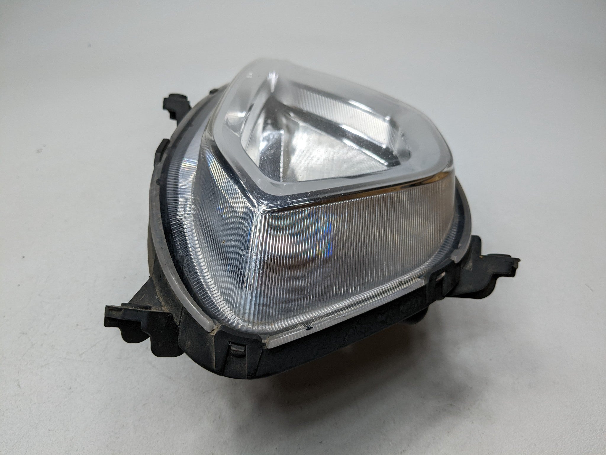 13 - 16 HYUNDAI SANTA FE OEM FOG LIGHT BUMPER MOUNTED FRONT RIGHT PASSENGER SIDE