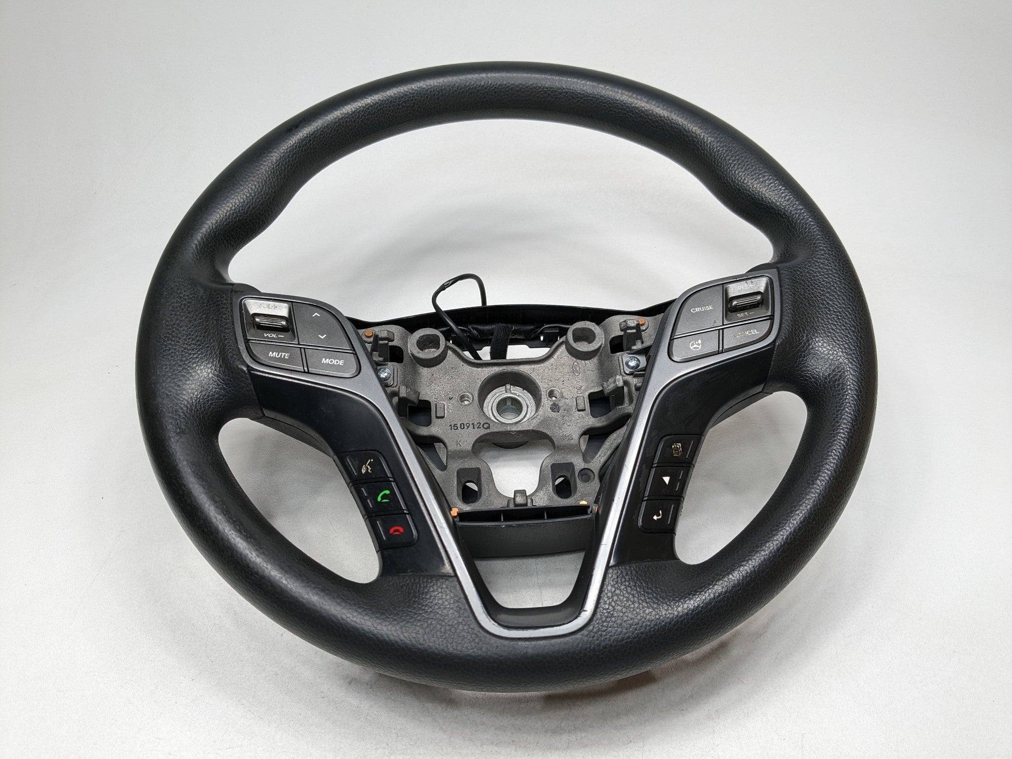 13 - 16 HYUNDAI SANTA FE OEM STEERING WHEEL WITH MULTIFUNCTIONAL CONTROL SWITCH