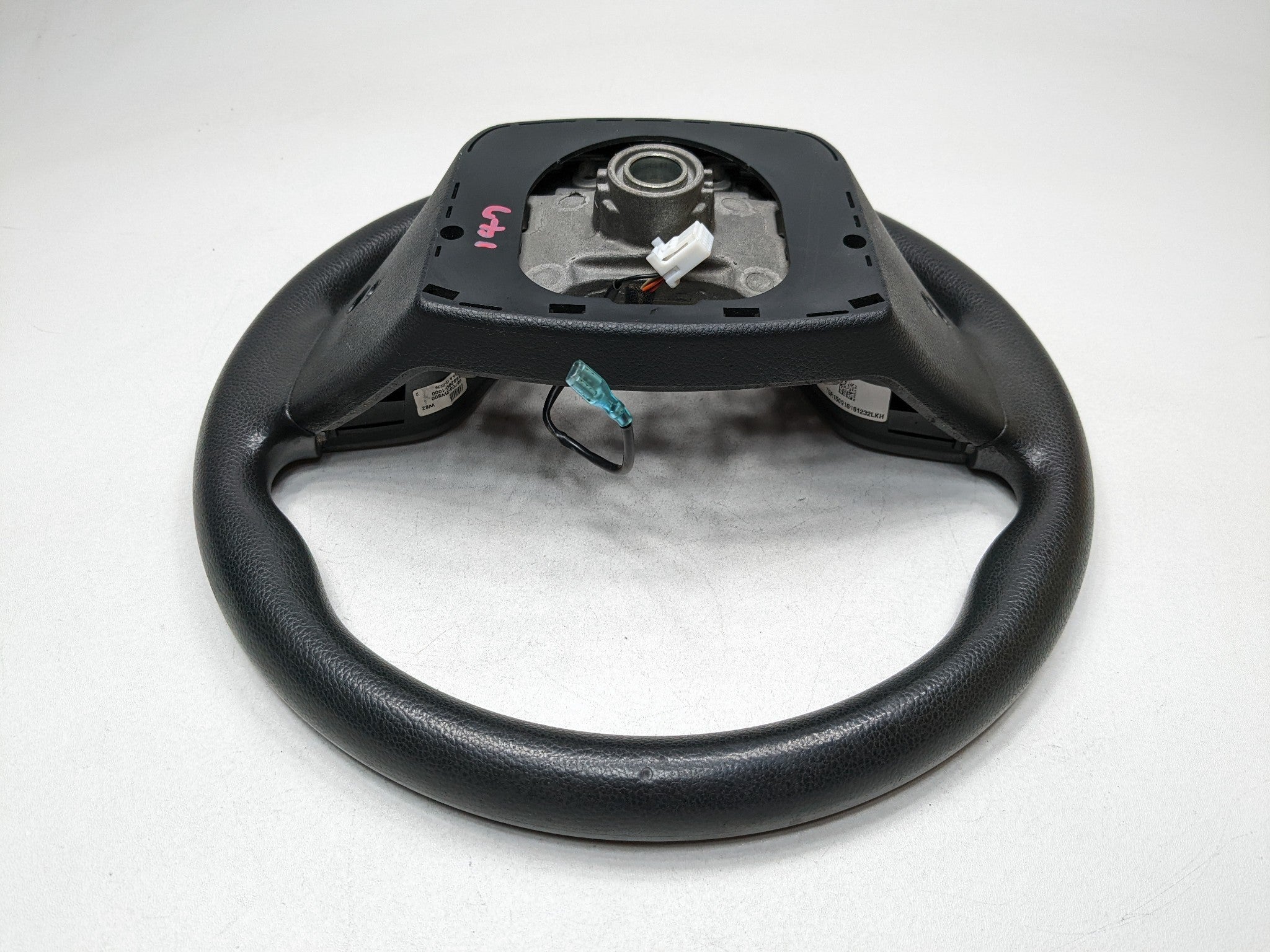 13 - 16 HYUNDAI SANTA FE OEM STEERING WHEEL WITH MULTIFUNCTIONAL CONTROL SWITCH